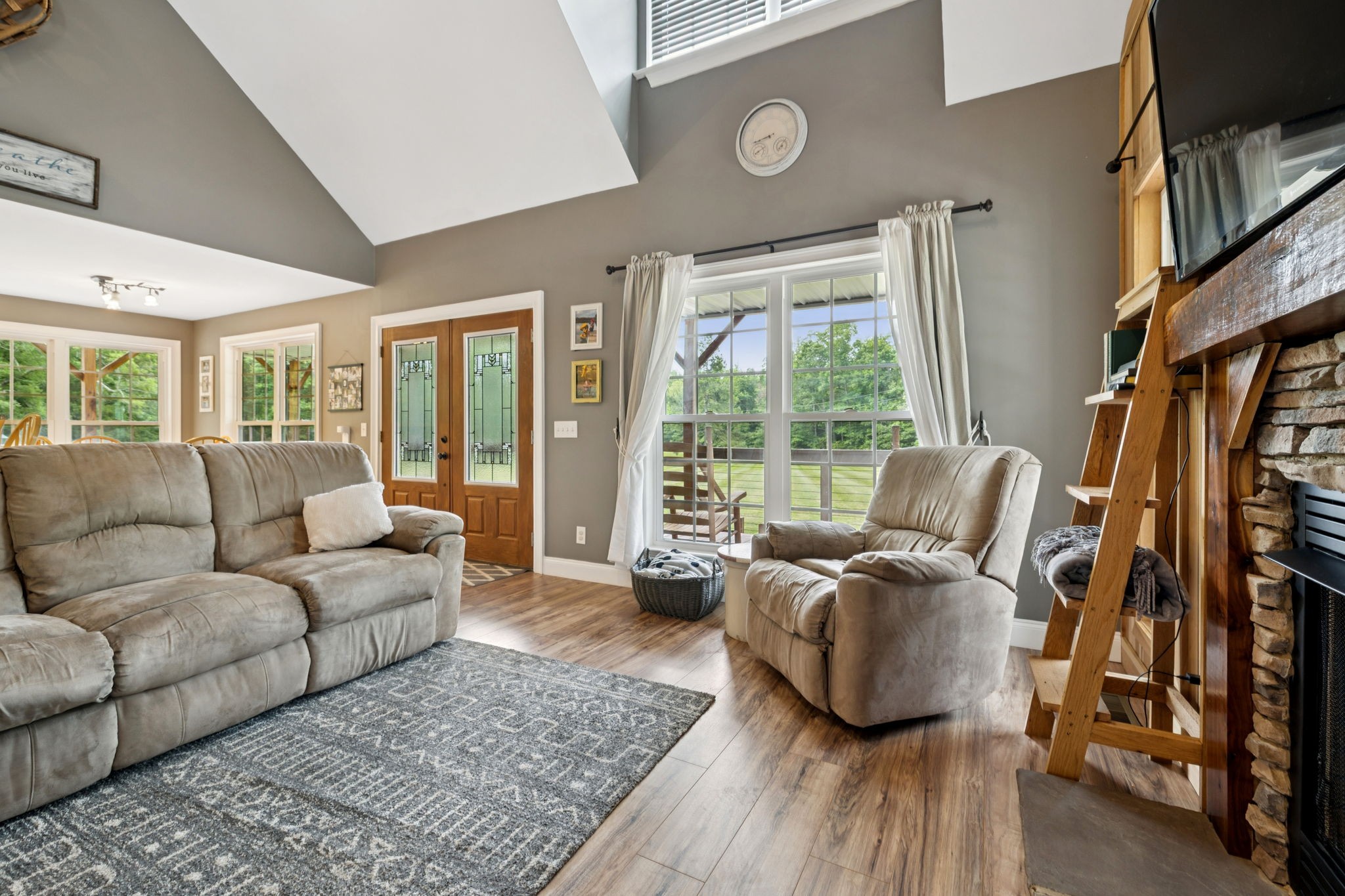 256 Dailey Ln Property Photo 13