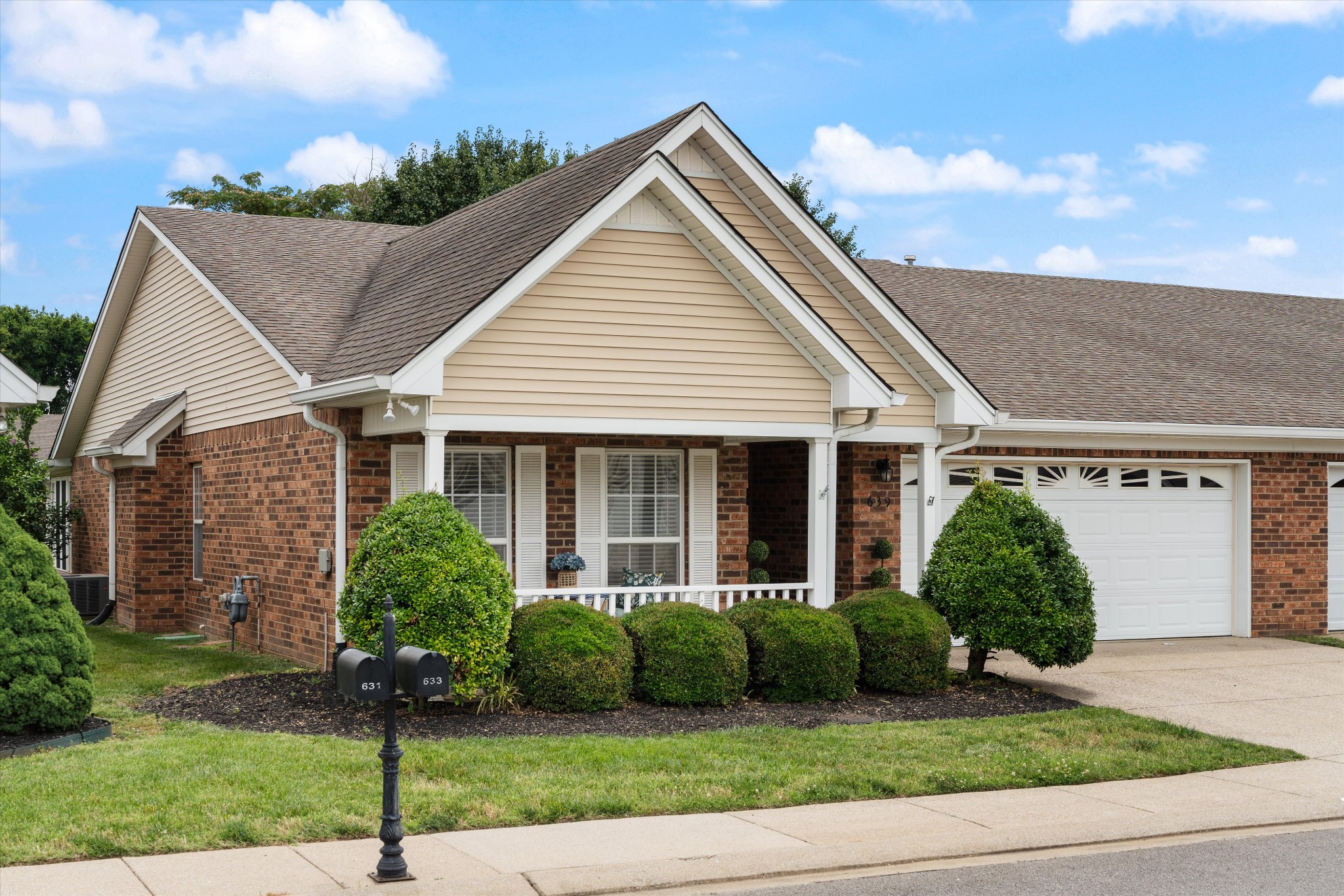 639 Forest Glen Cir Property Photo 1