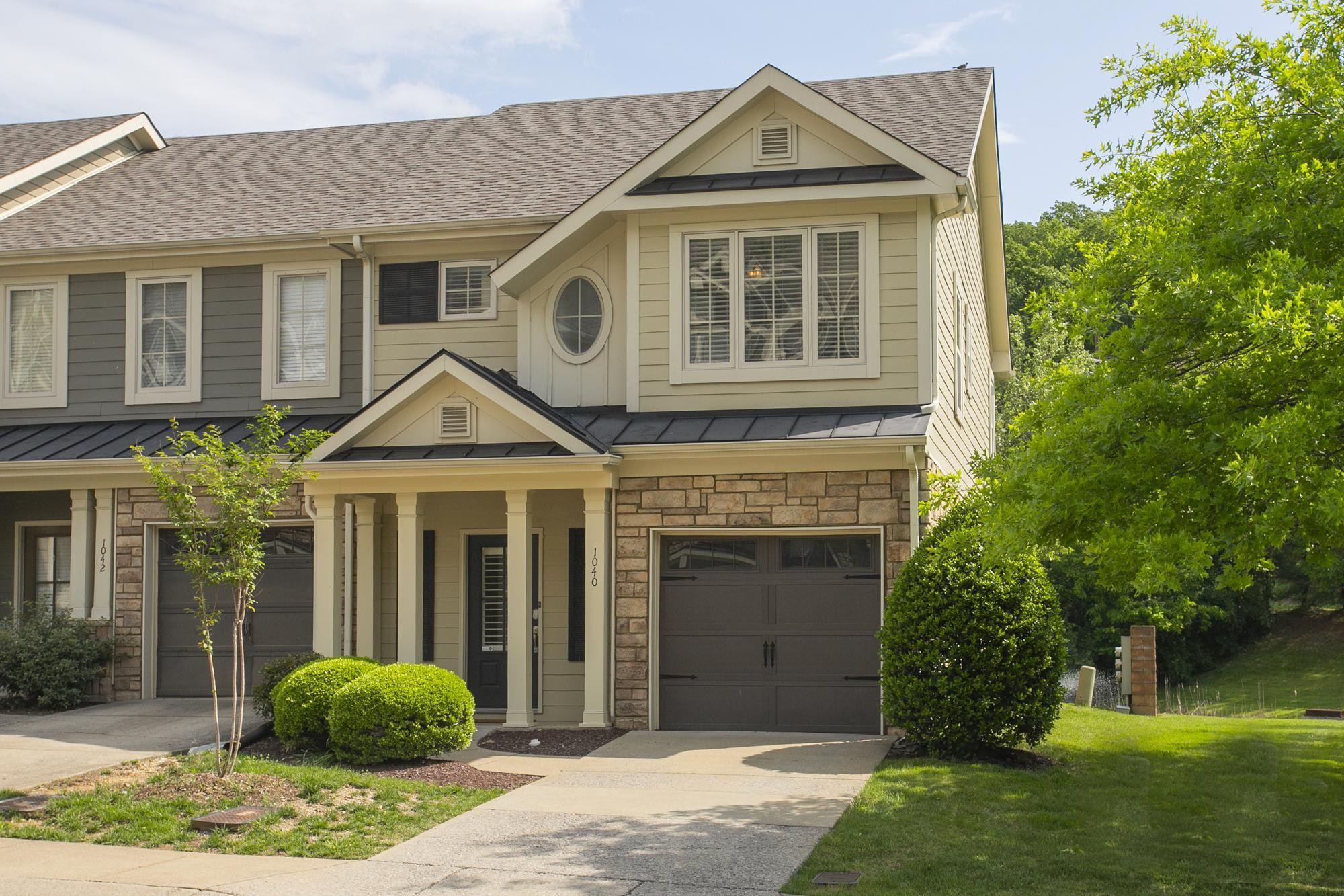 1040 Woodbury Falls Dr Property Photo 1
