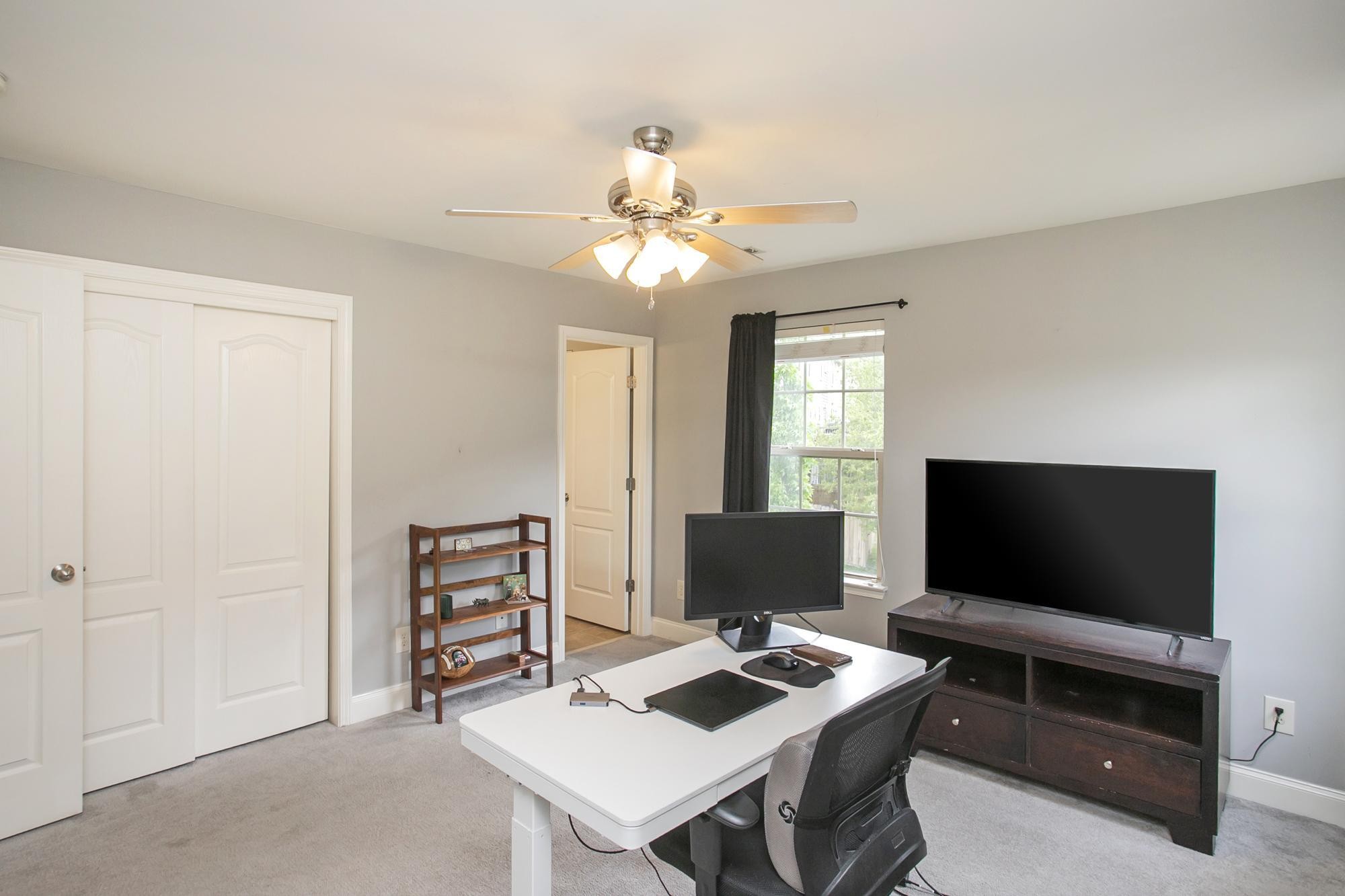 1040 Woodbury Falls Dr Property Photo 24