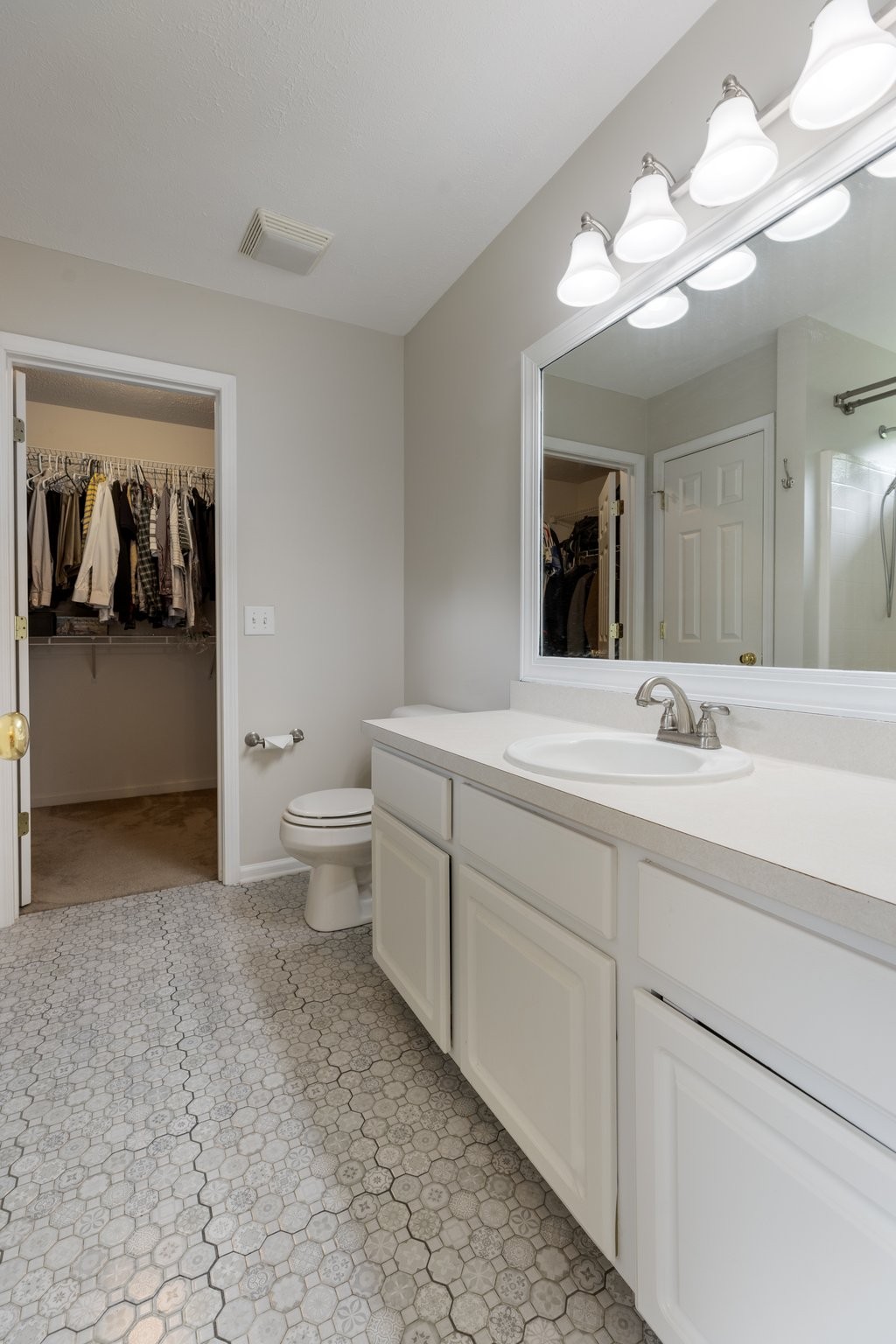 7104 Commonwealth Cir Property Photo 35
