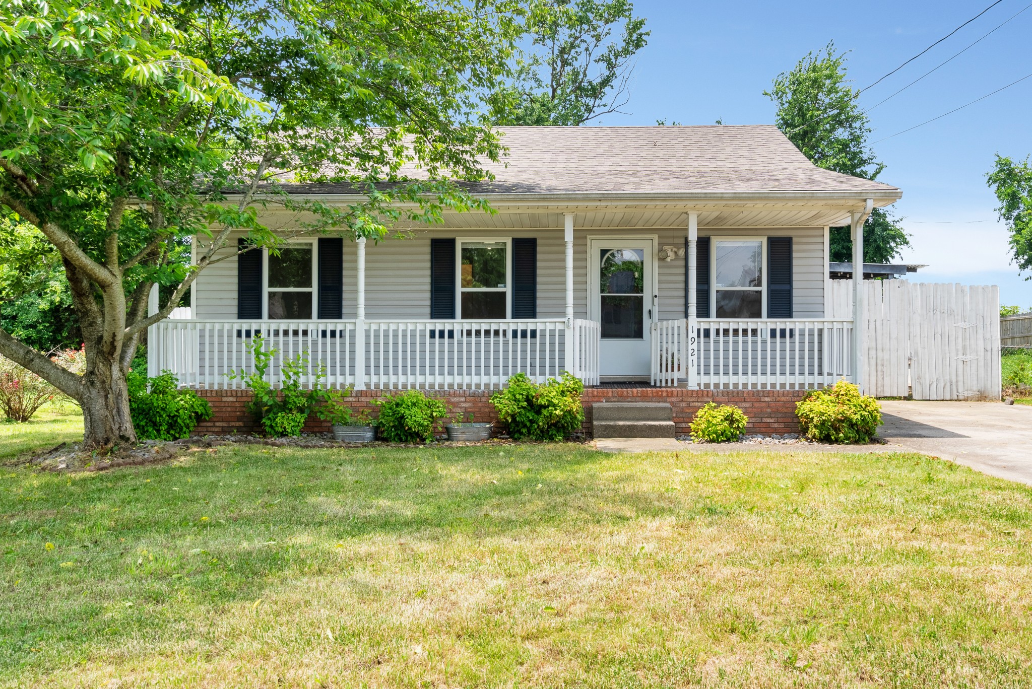 1921 Timberline Cir Property Photo 1