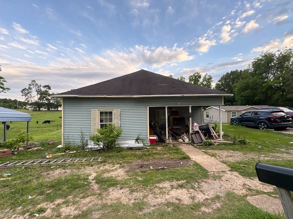 301 E College St Property Photo 1