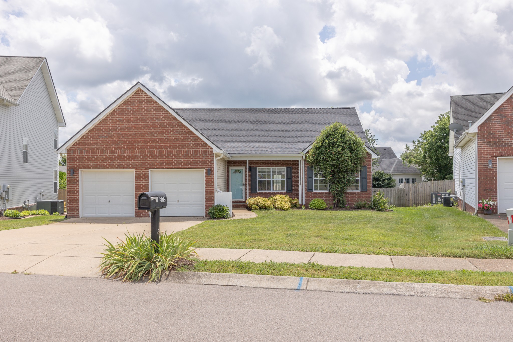 1905 Bugle Ct Property Photo 1