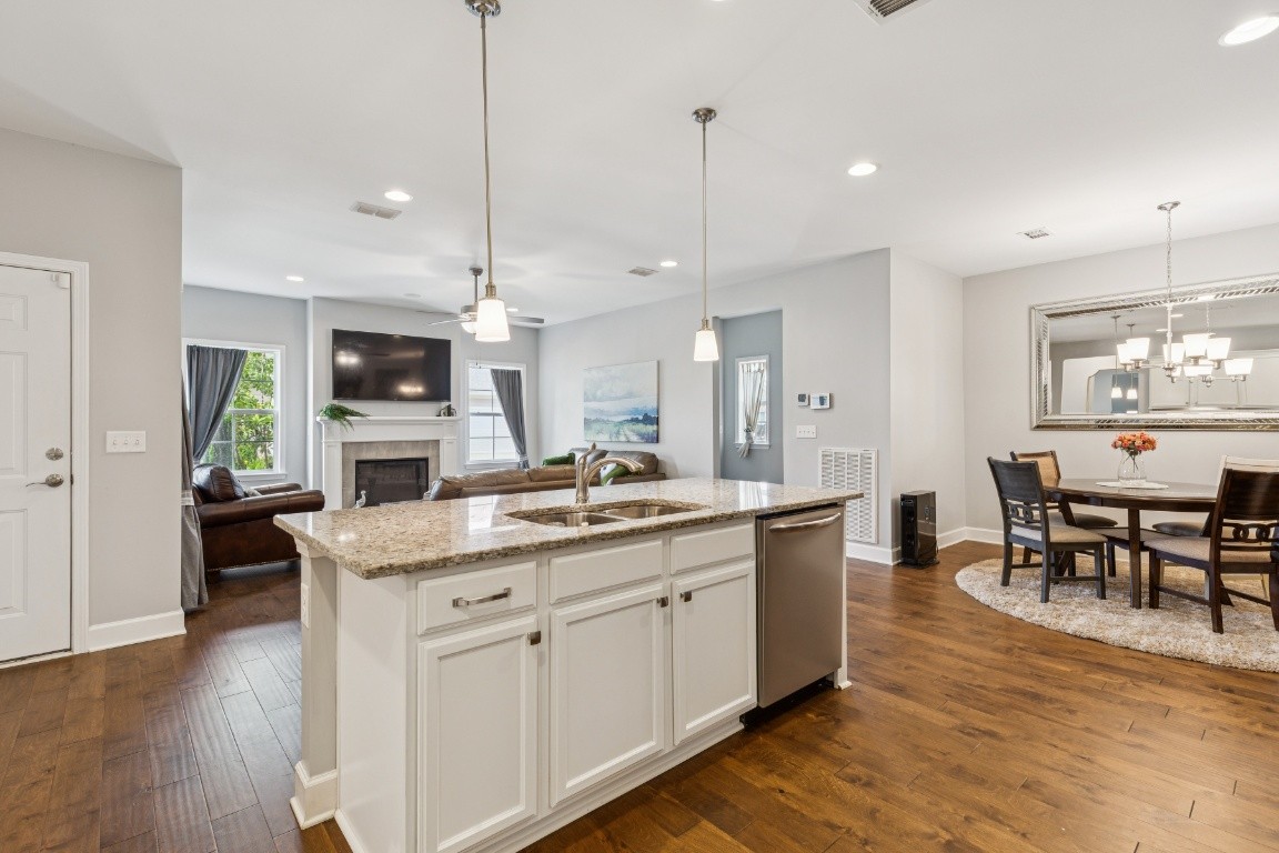 2523 Bridgeway St Property Photo 9