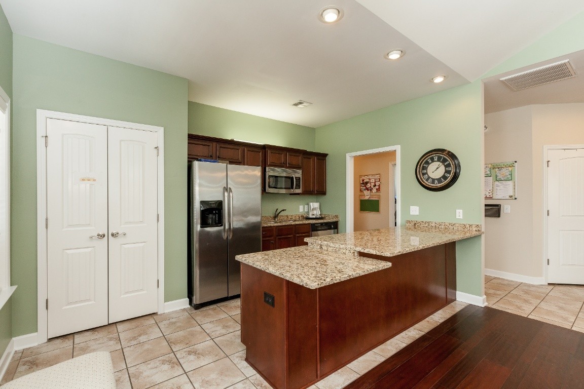 2523 Bridgeway St Property Photo 31
