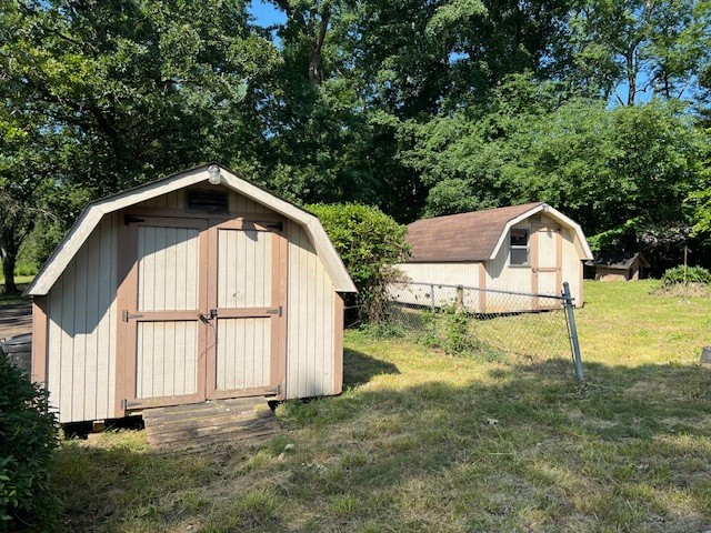 427 Belmont Rd Property Photo 2