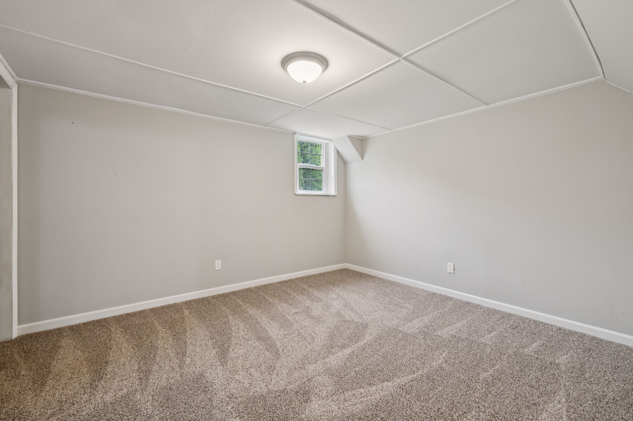 178 Chippendale Dr Property Photo 48