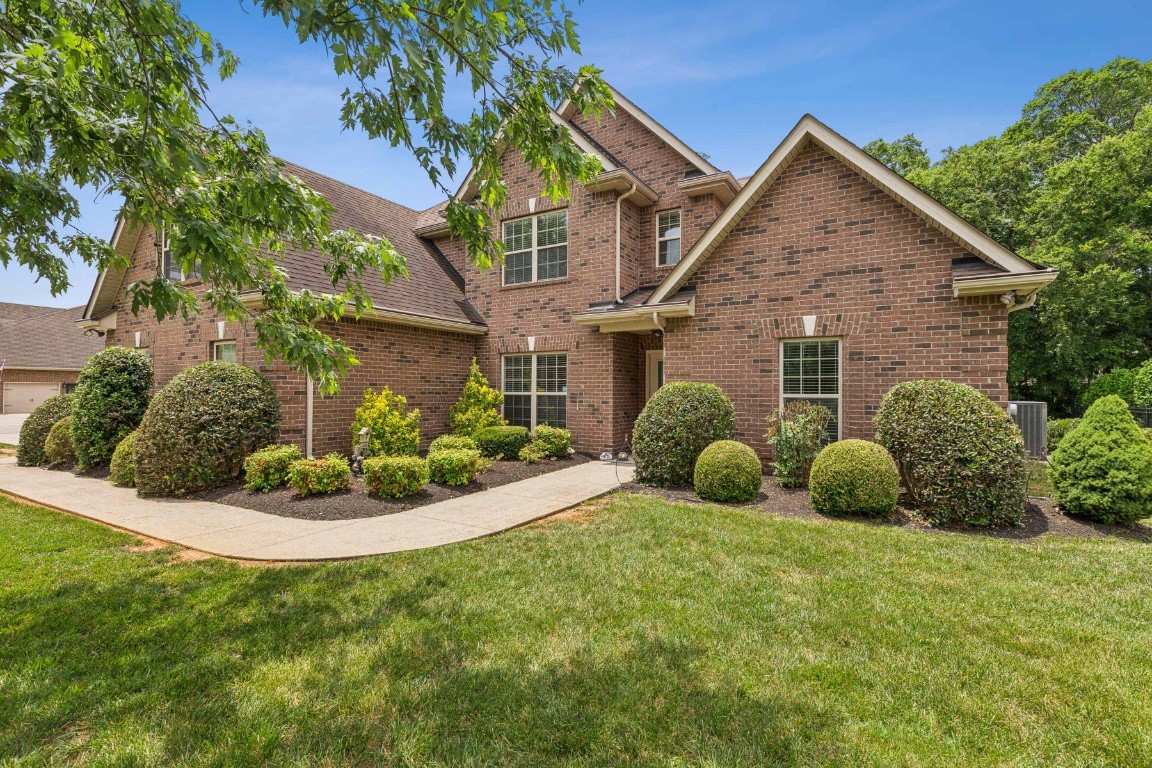 2805 Wynthrope Hall Dr Property Photo 3