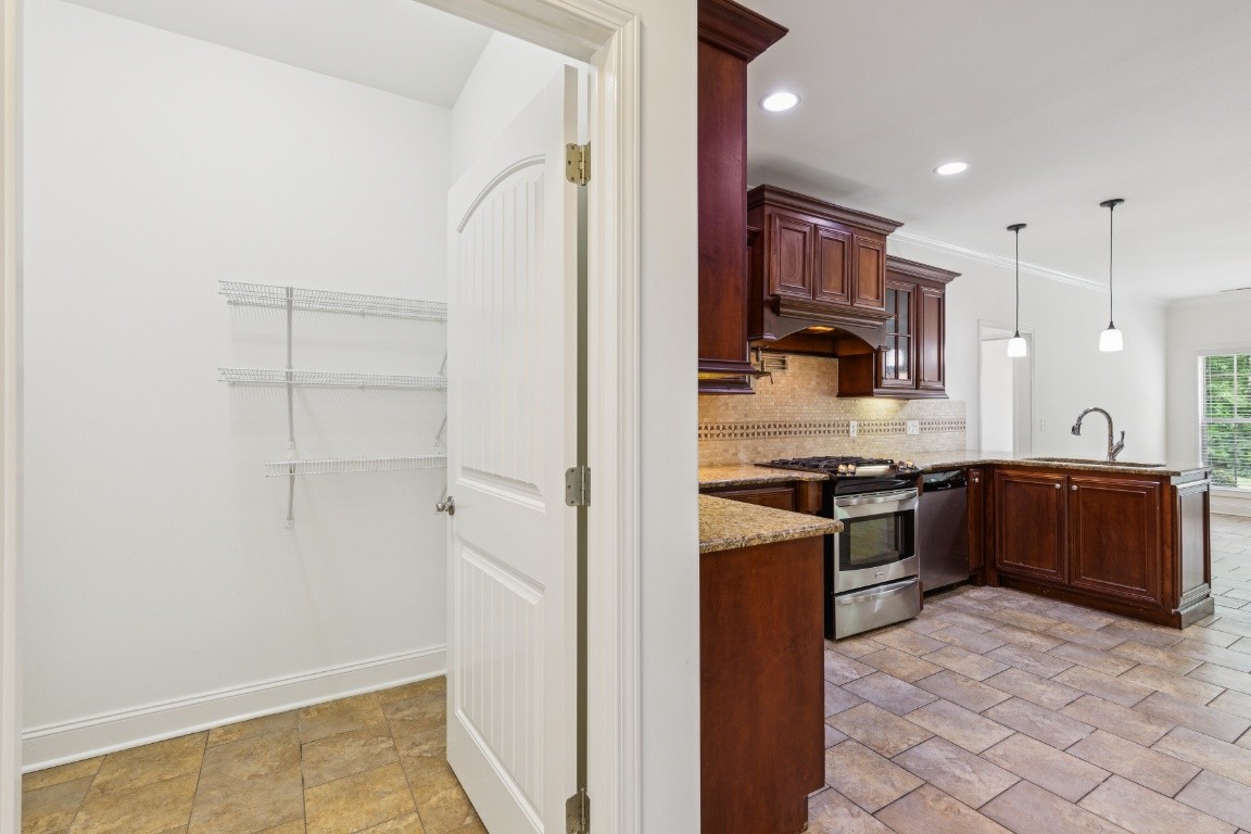2805 Wynthrope Hall Dr Property Photo 8