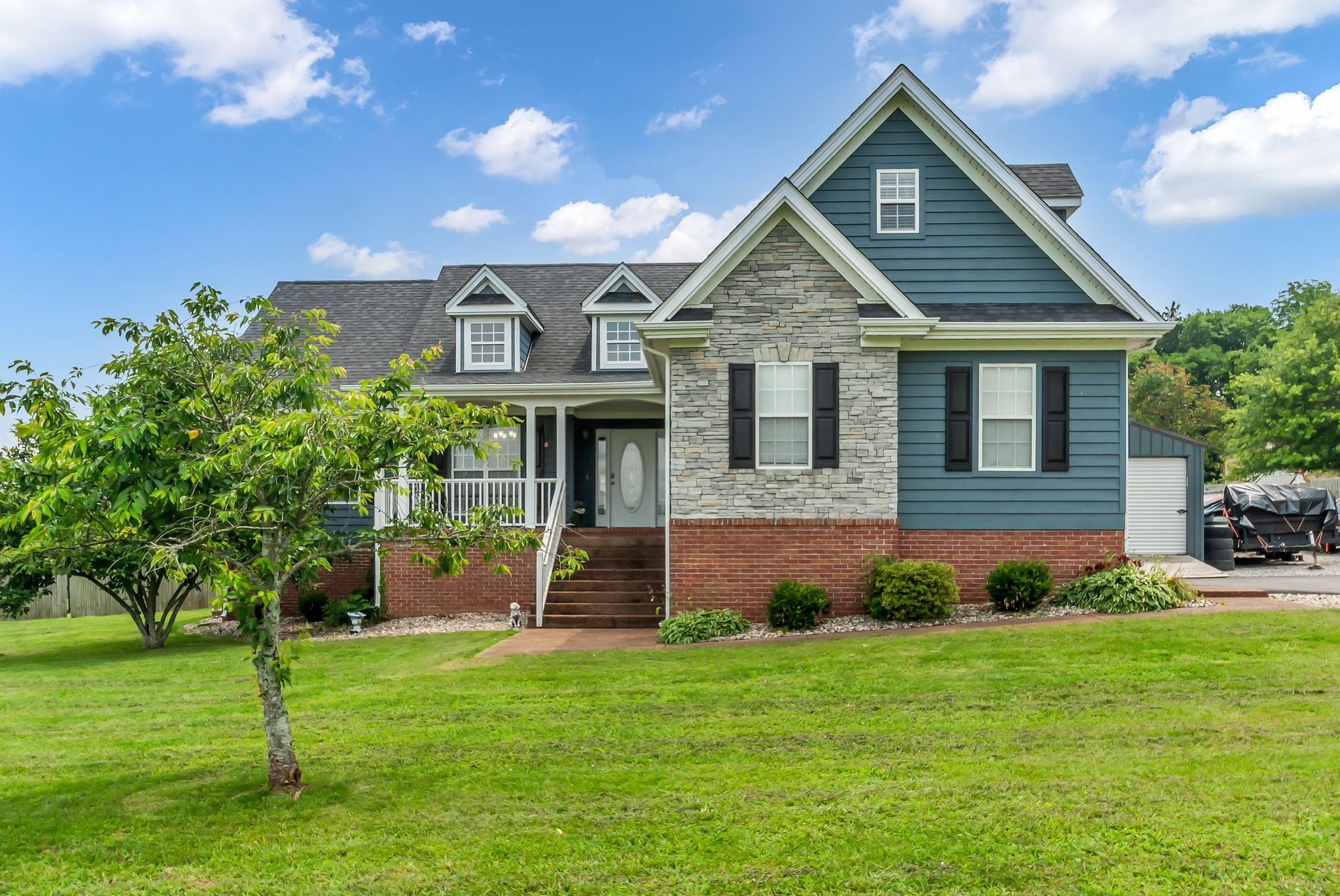 1305 Standing Stone Cir Property Photo