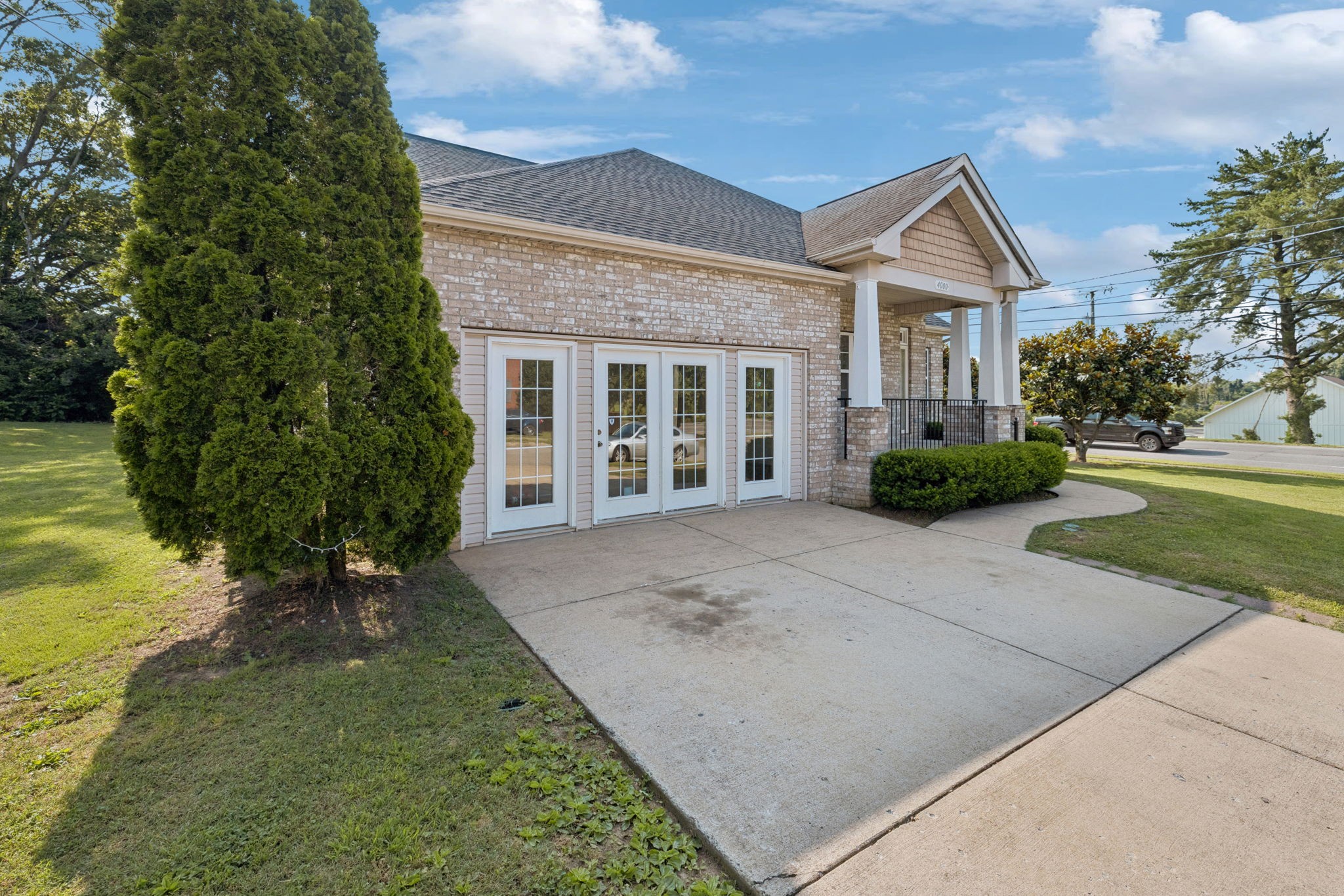 4000 Hollis Hill Dr Property Photo 2