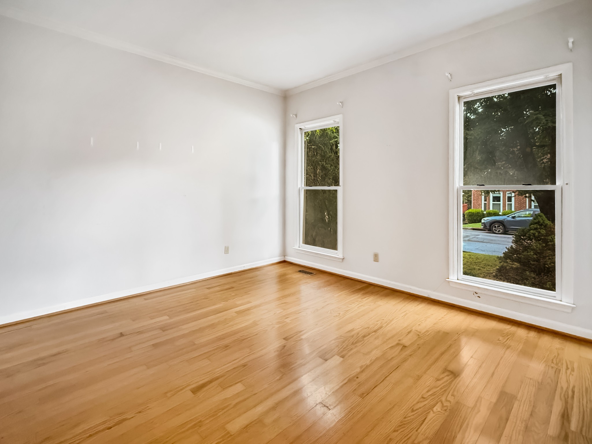 6665 Autumnwood Dr Property Photo 4