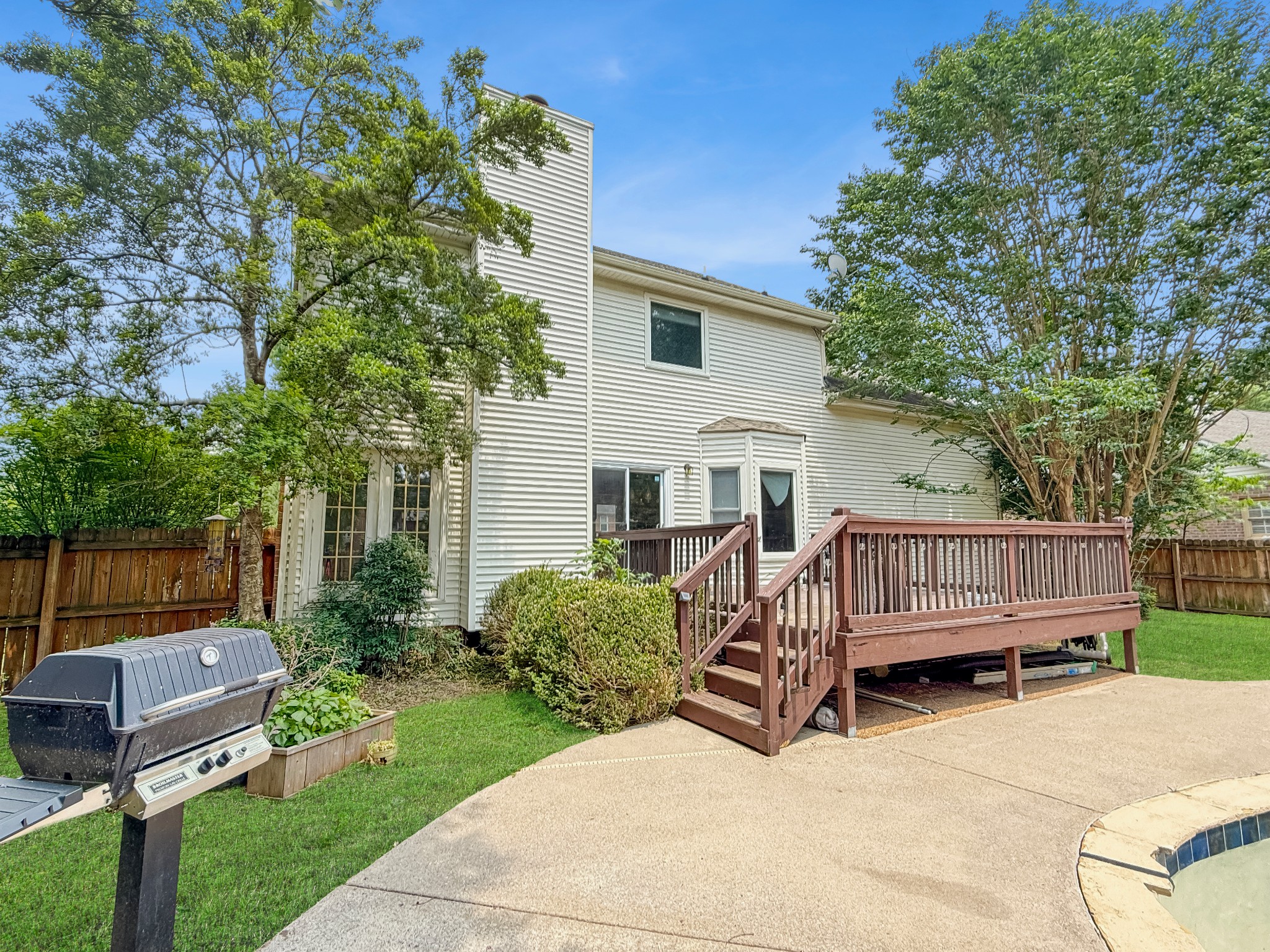 6665 Autumnwood Dr Property Photo 28