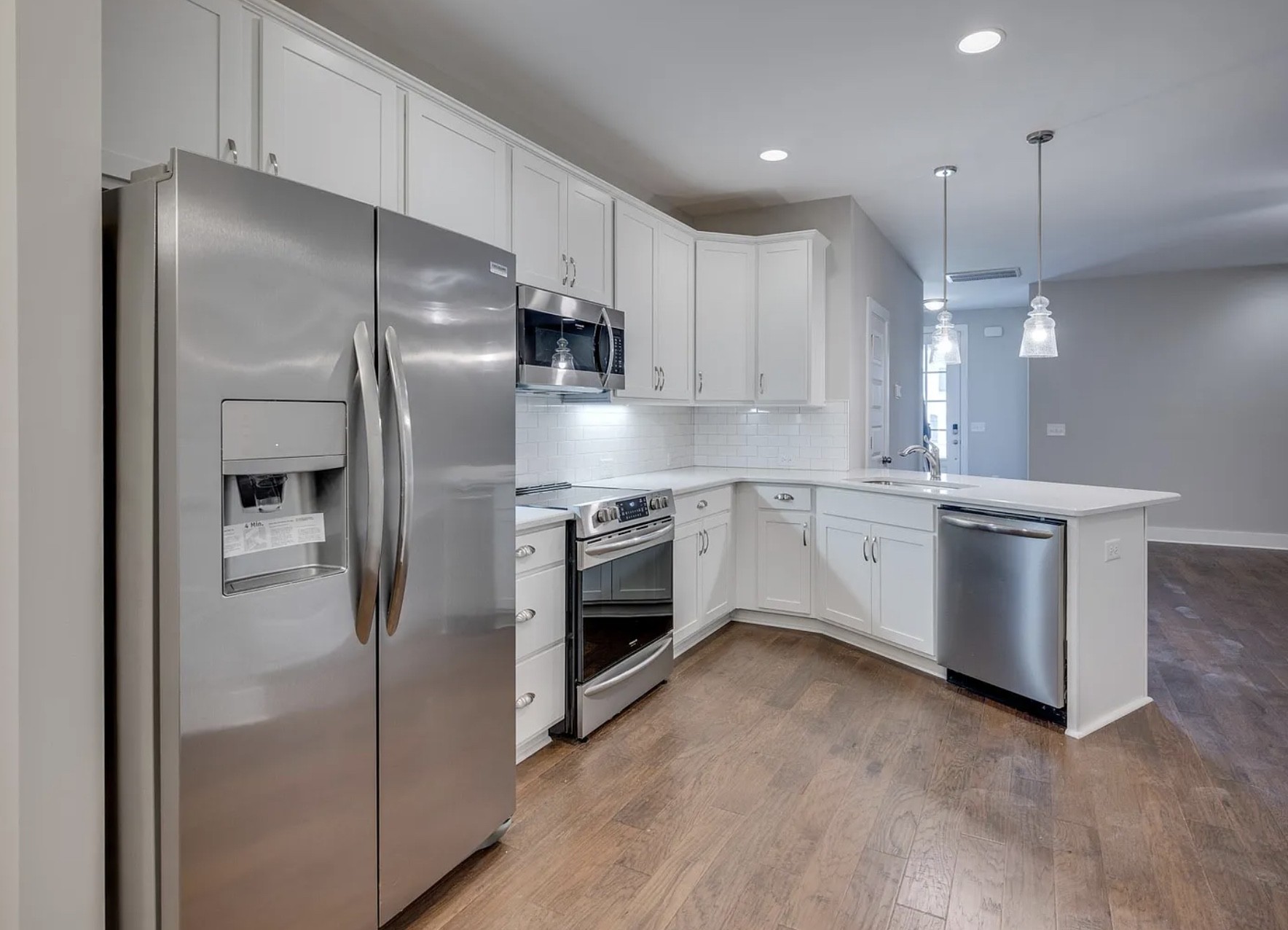135 Grandstand Blvd Property Photo 4