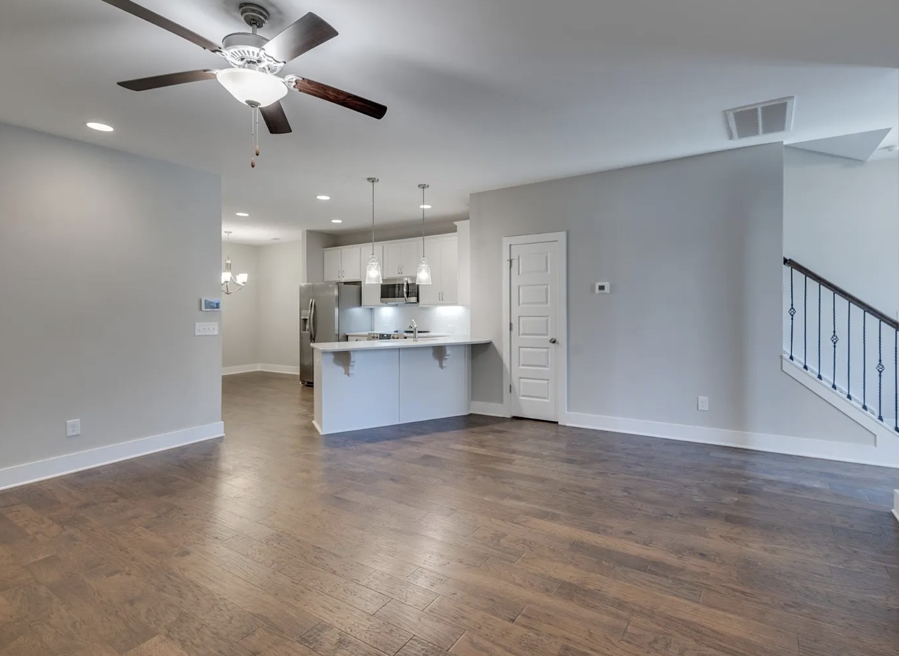135 Grandstand Blvd Property Photo 7