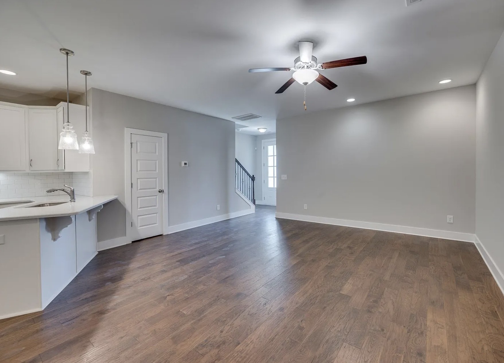 135 Grandstand Blvd Property Photo 8