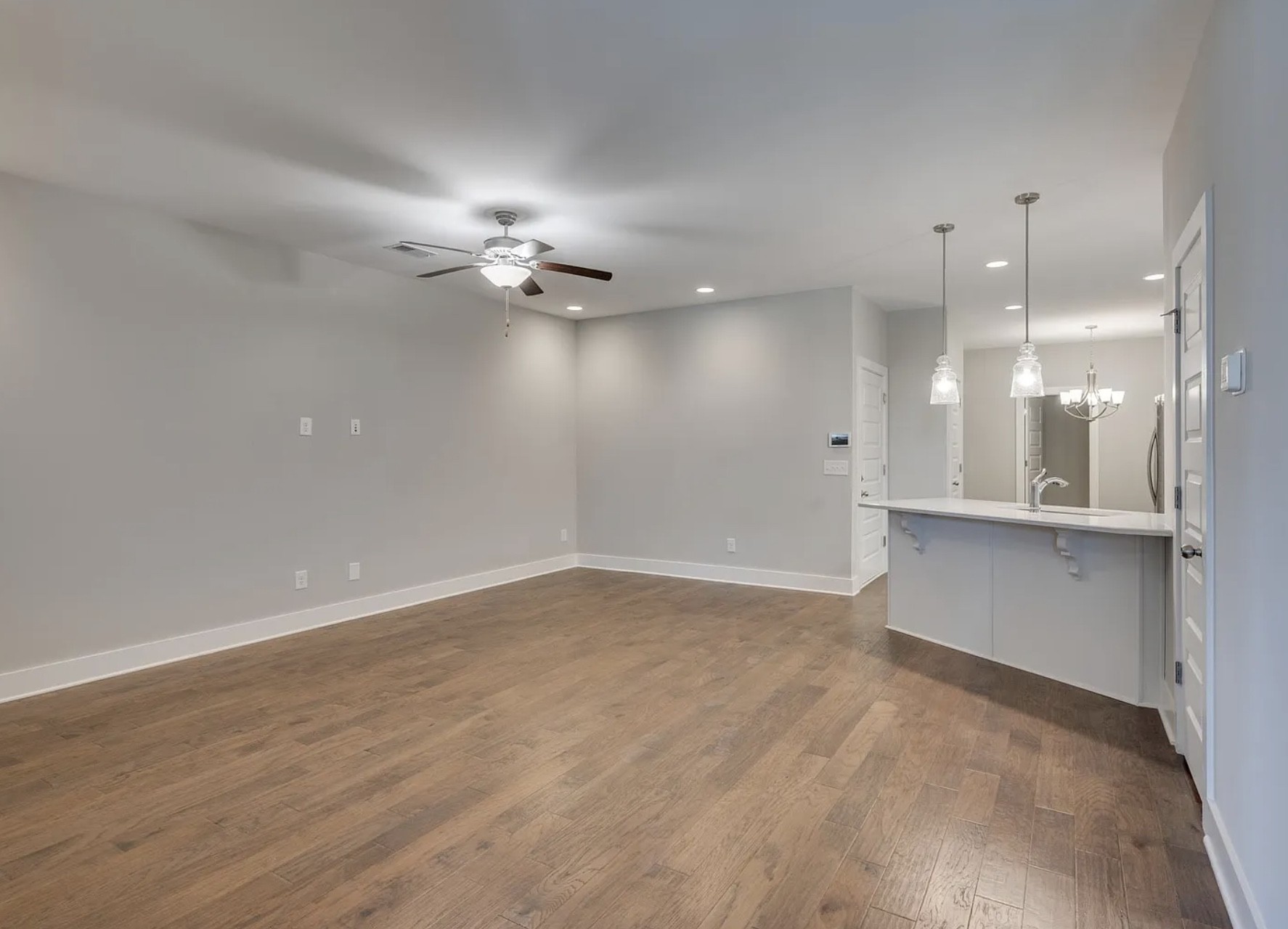135 Grandstand Blvd Property Photo 9