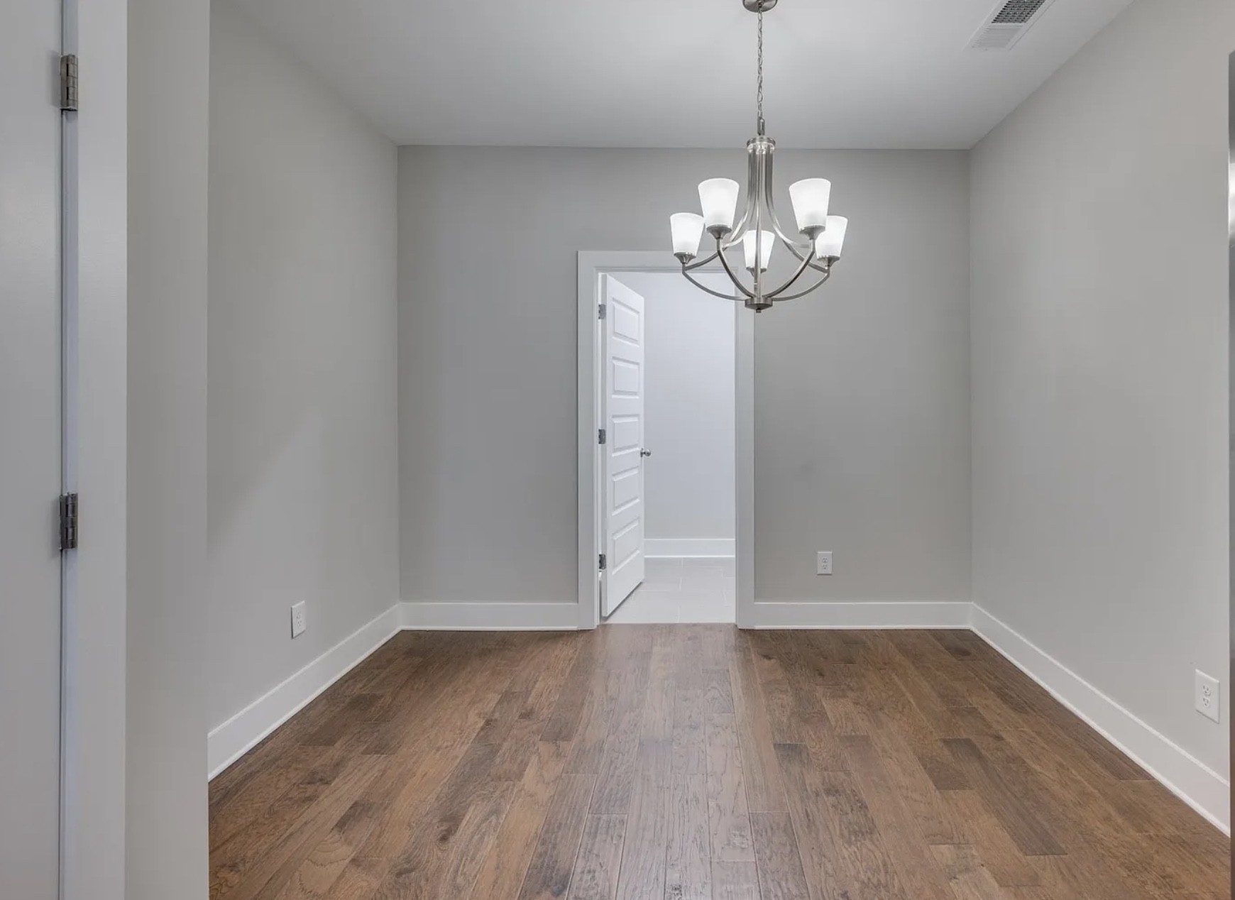 135 Grandstand Blvd Property Photo 10