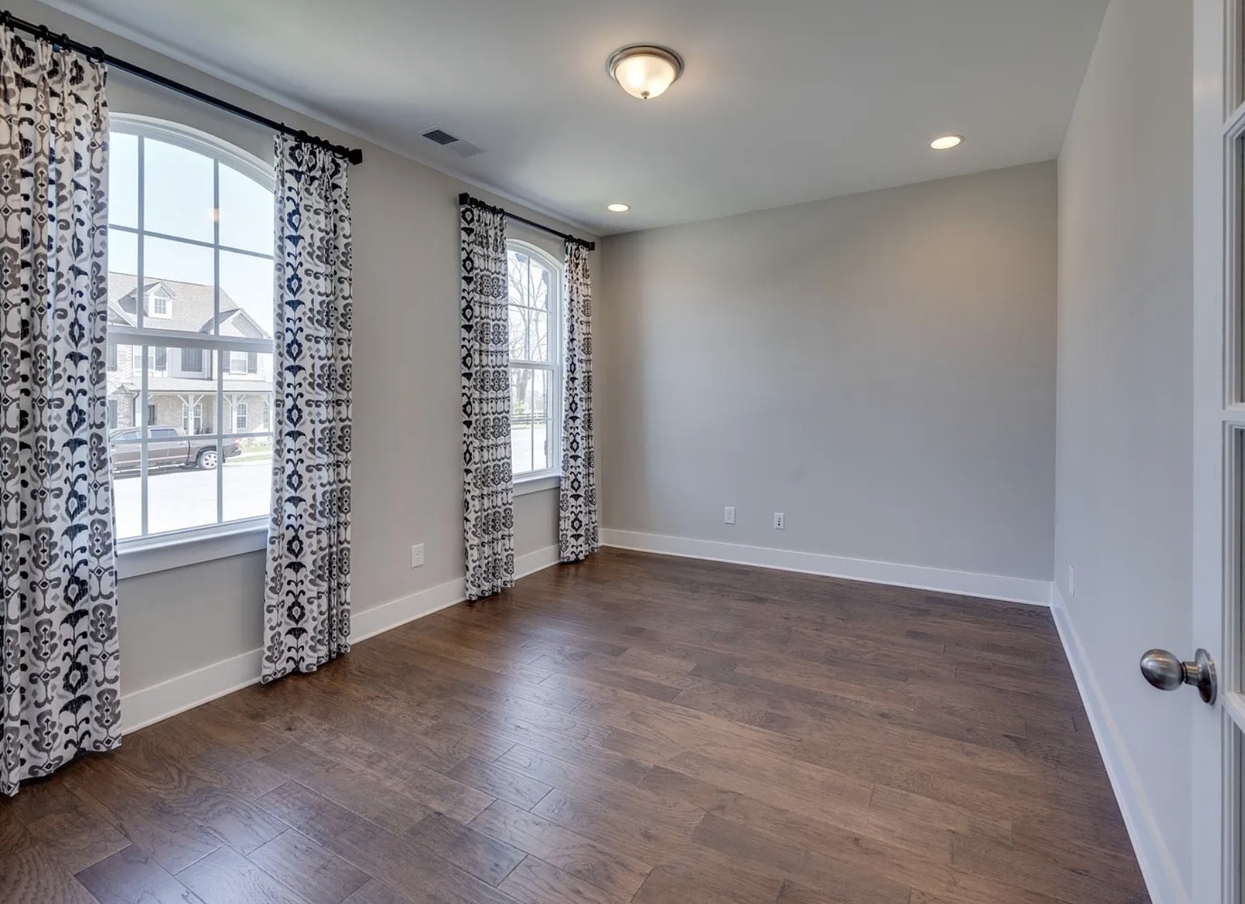 135 Grandstand Blvd Property Photo 13