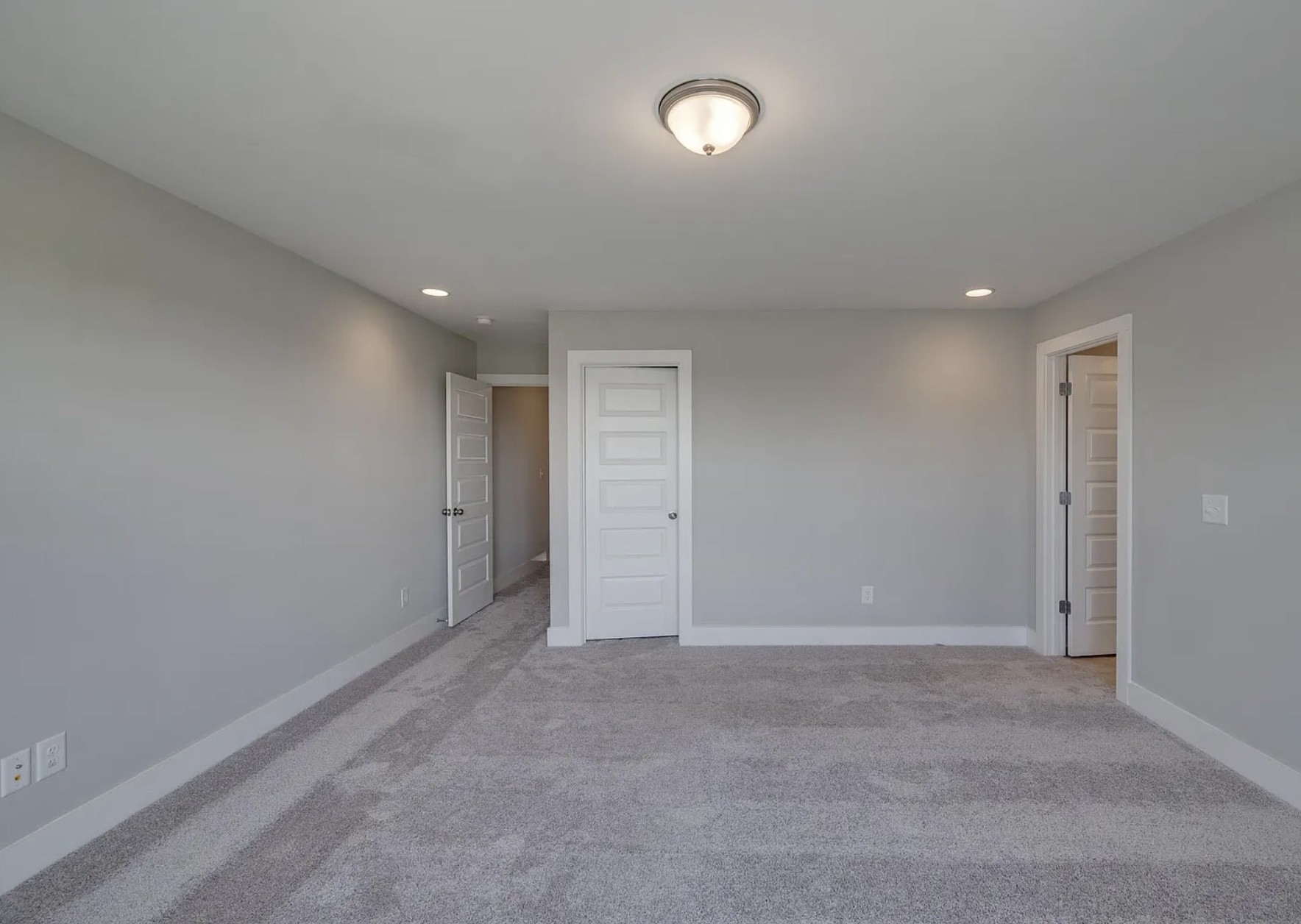 135 Grandstand Blvd Property Photo 17