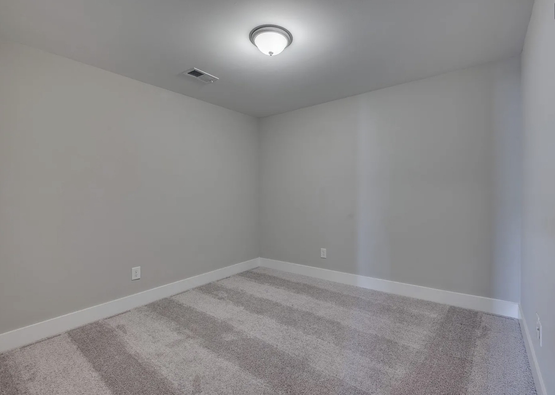 135 Grandstand Blvd Property Photo 23