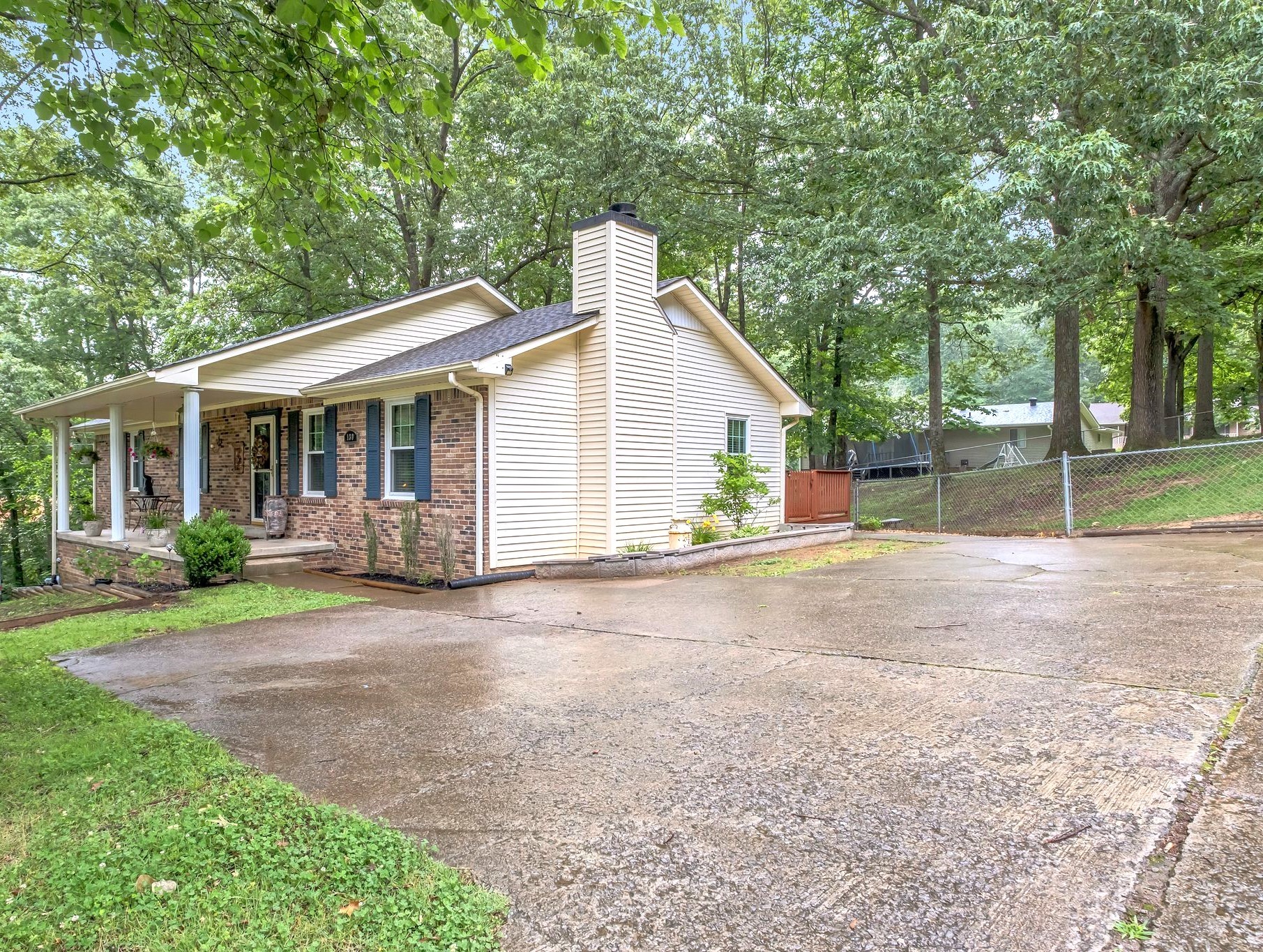 130 Shane Lee Cir Property Photo 3