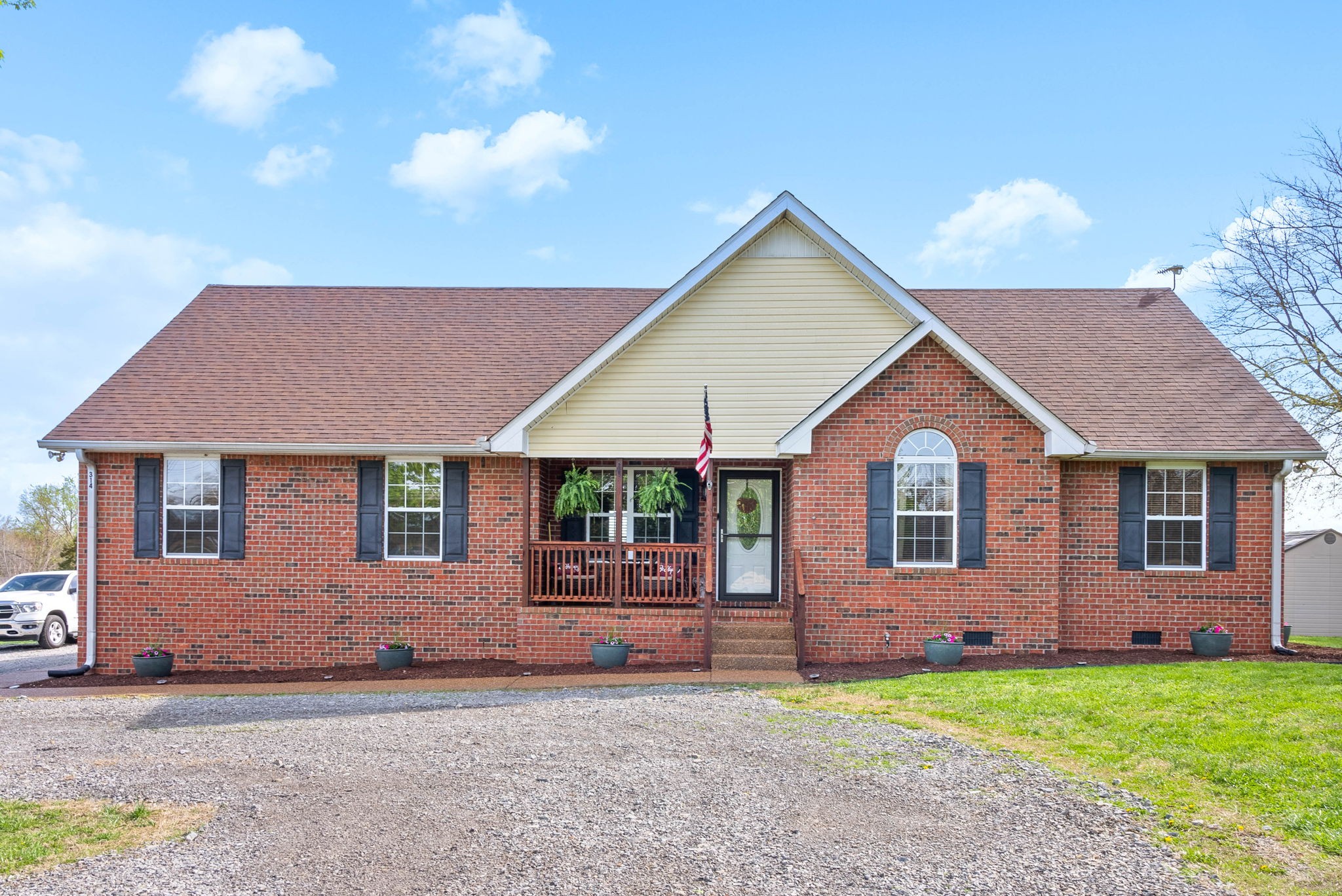 314 Highway 259 Property Photo 1