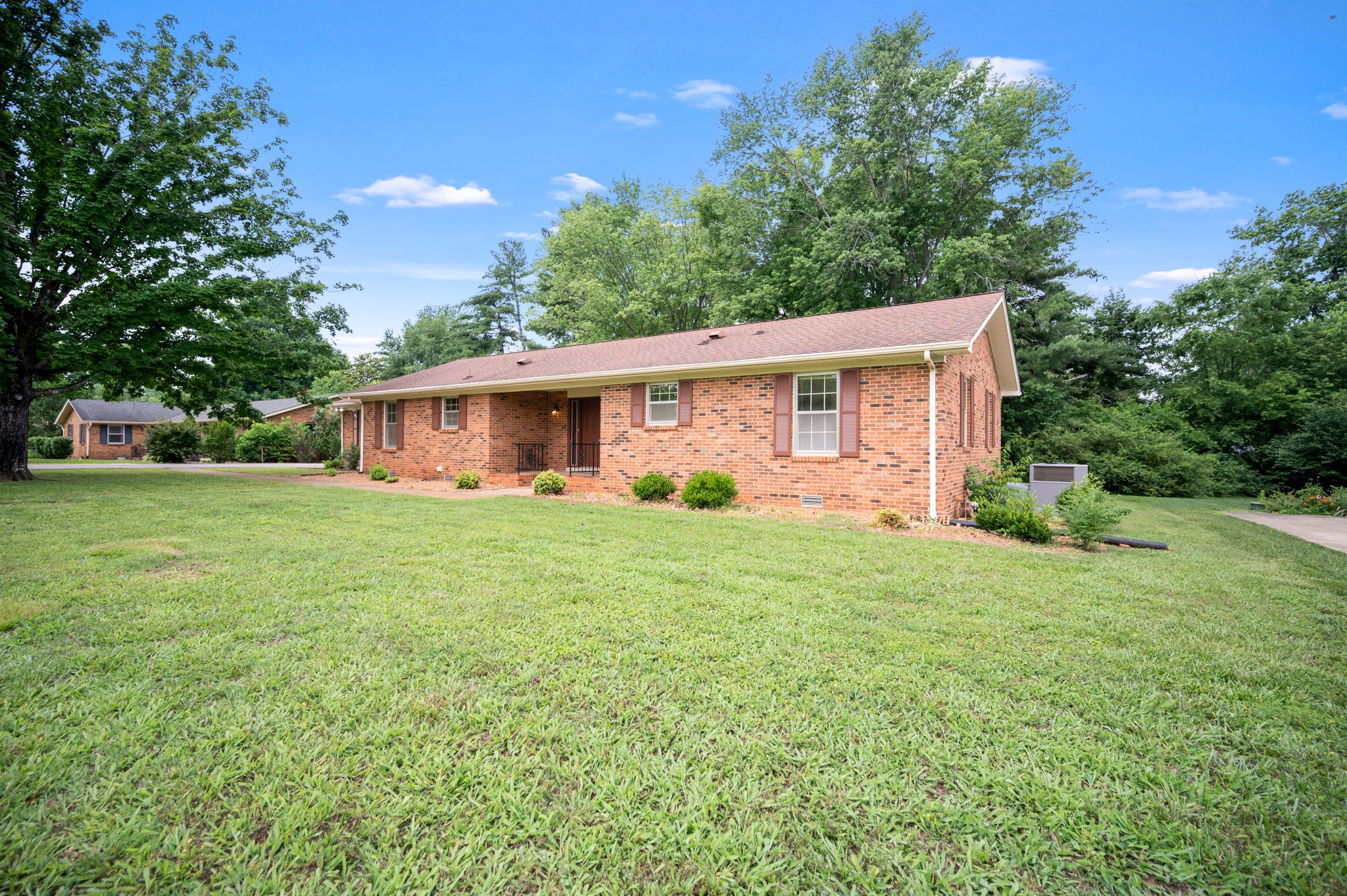 2715 Clearview Ct Property Photo 2