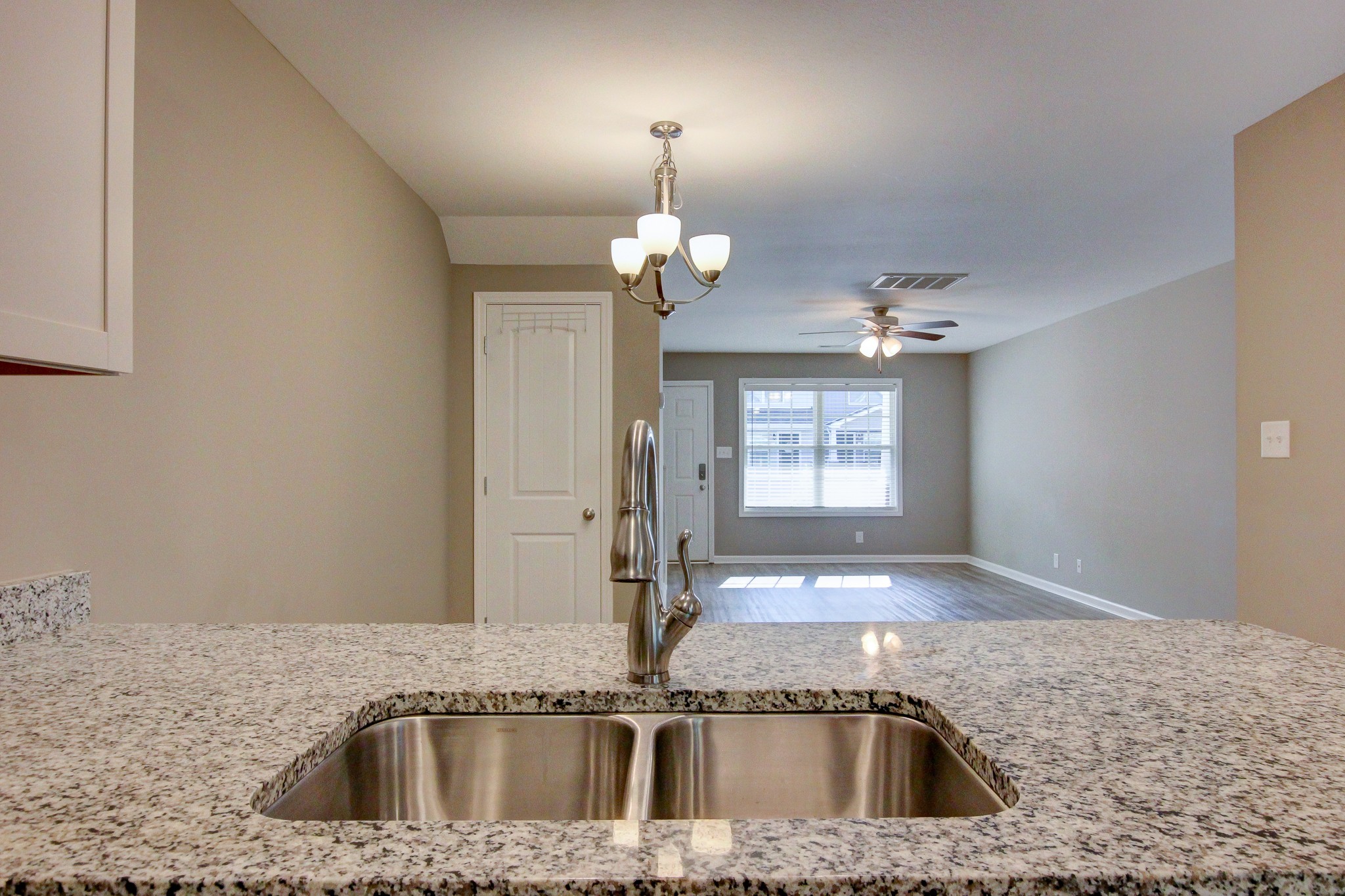 955 Big Sky Dr Property Photo 9