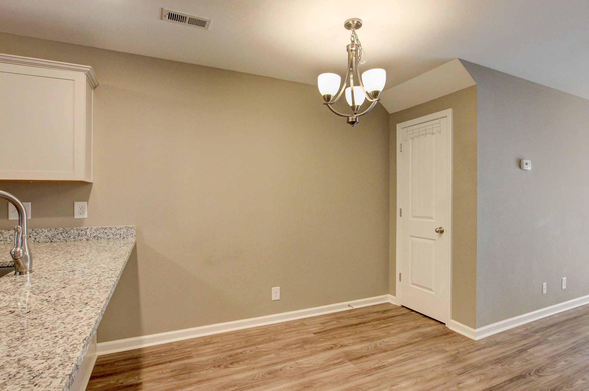 955 Big Sky Dr Property Photo 12