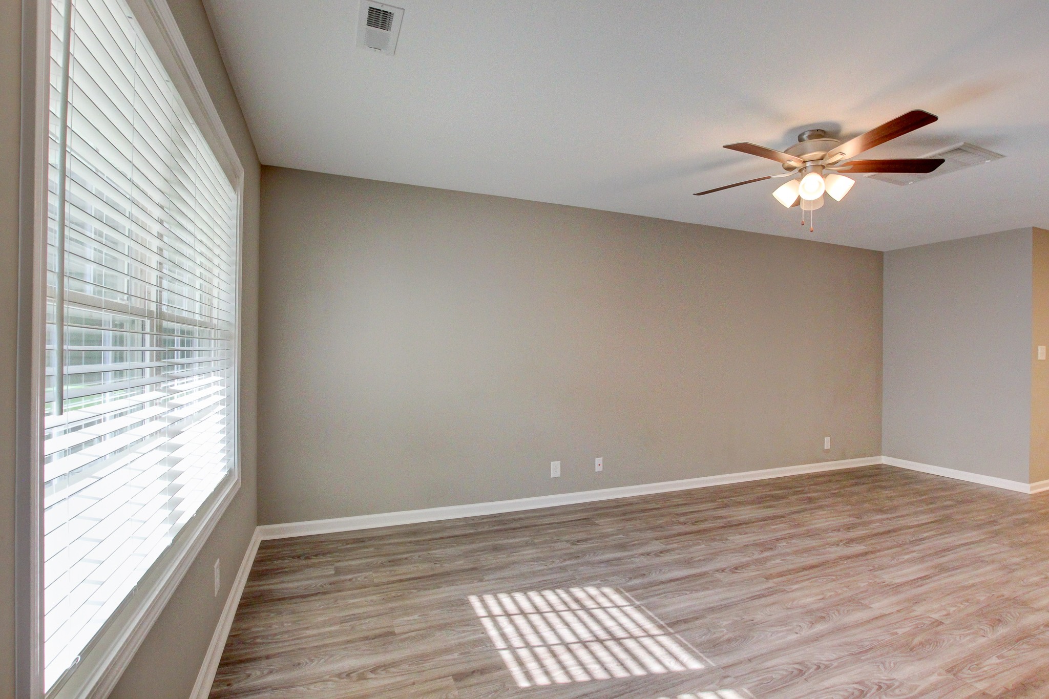 955 Big Sky Dr Property Photo 27