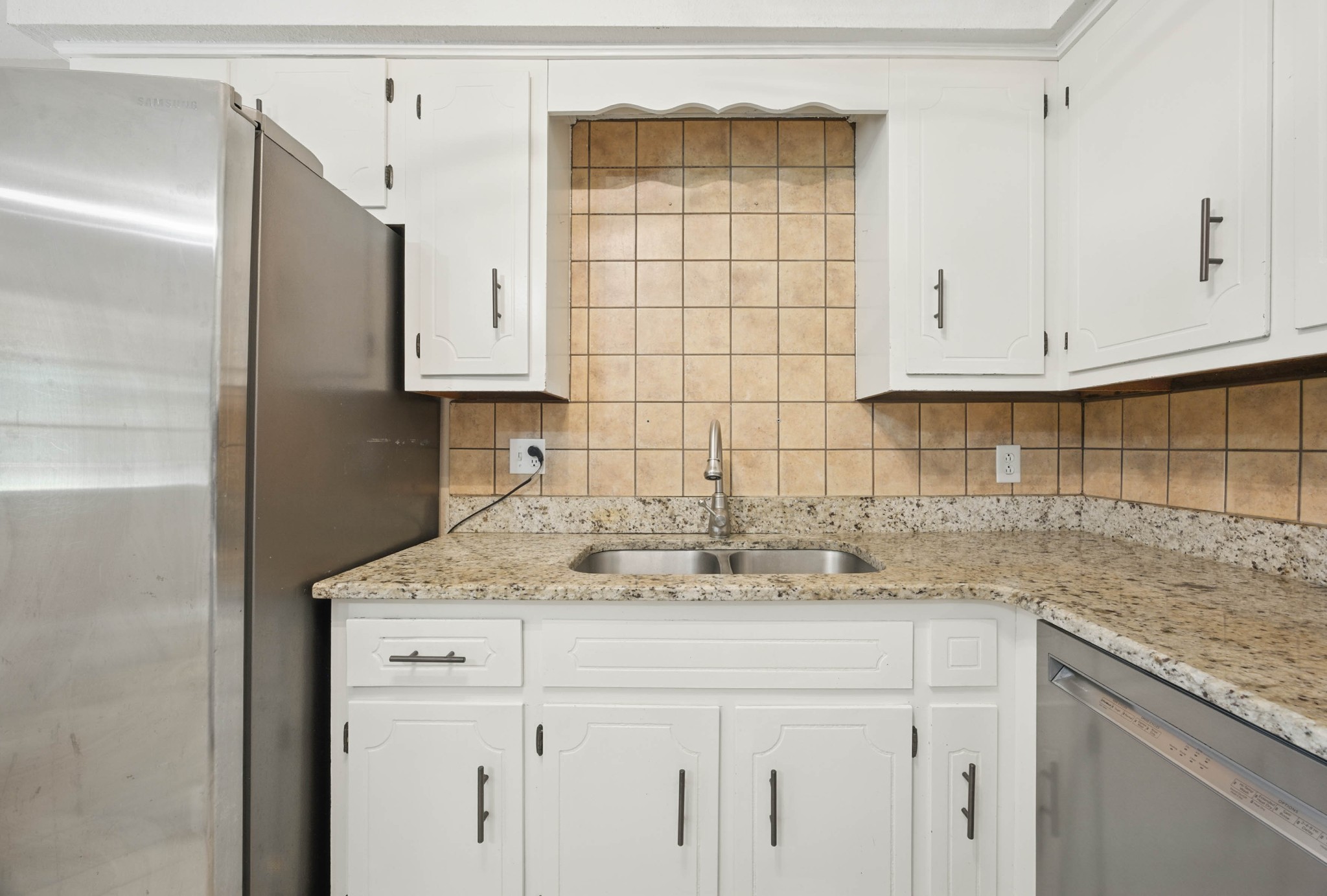 409 Spencer Ln Property Photo 15