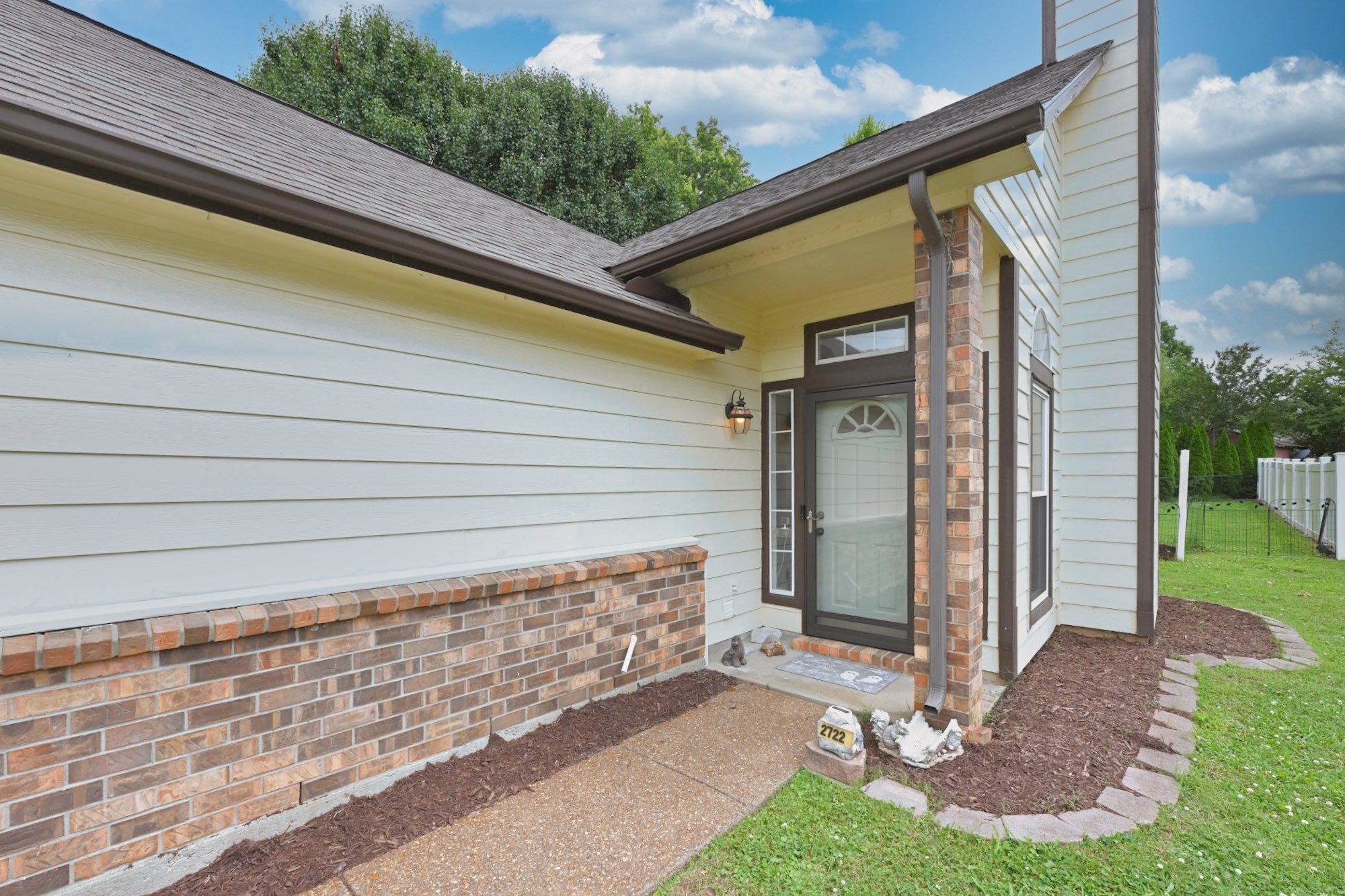 2722 River Bend Dr Property Photo 3