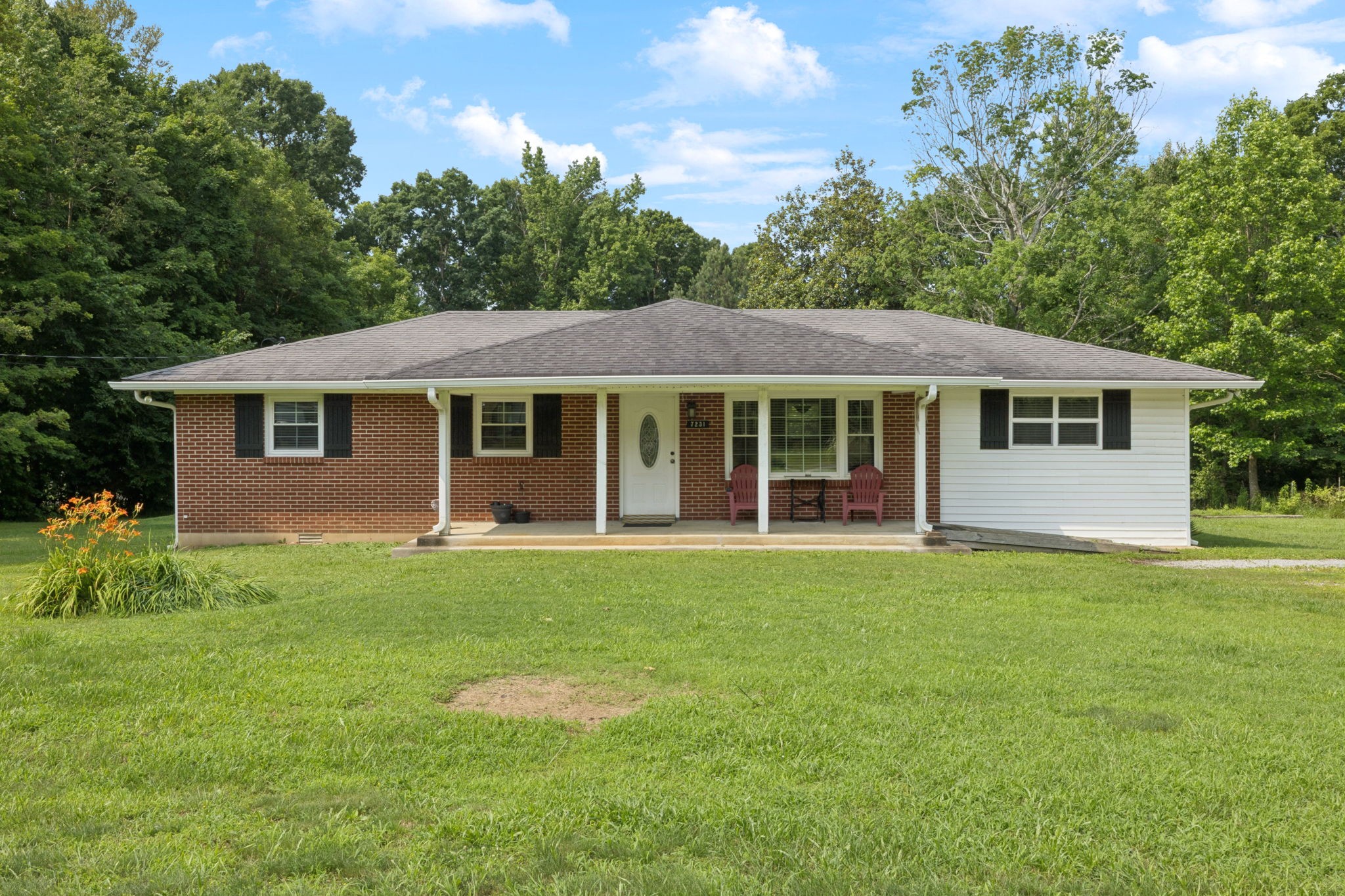 7231 Highway 41a Property Photo 1