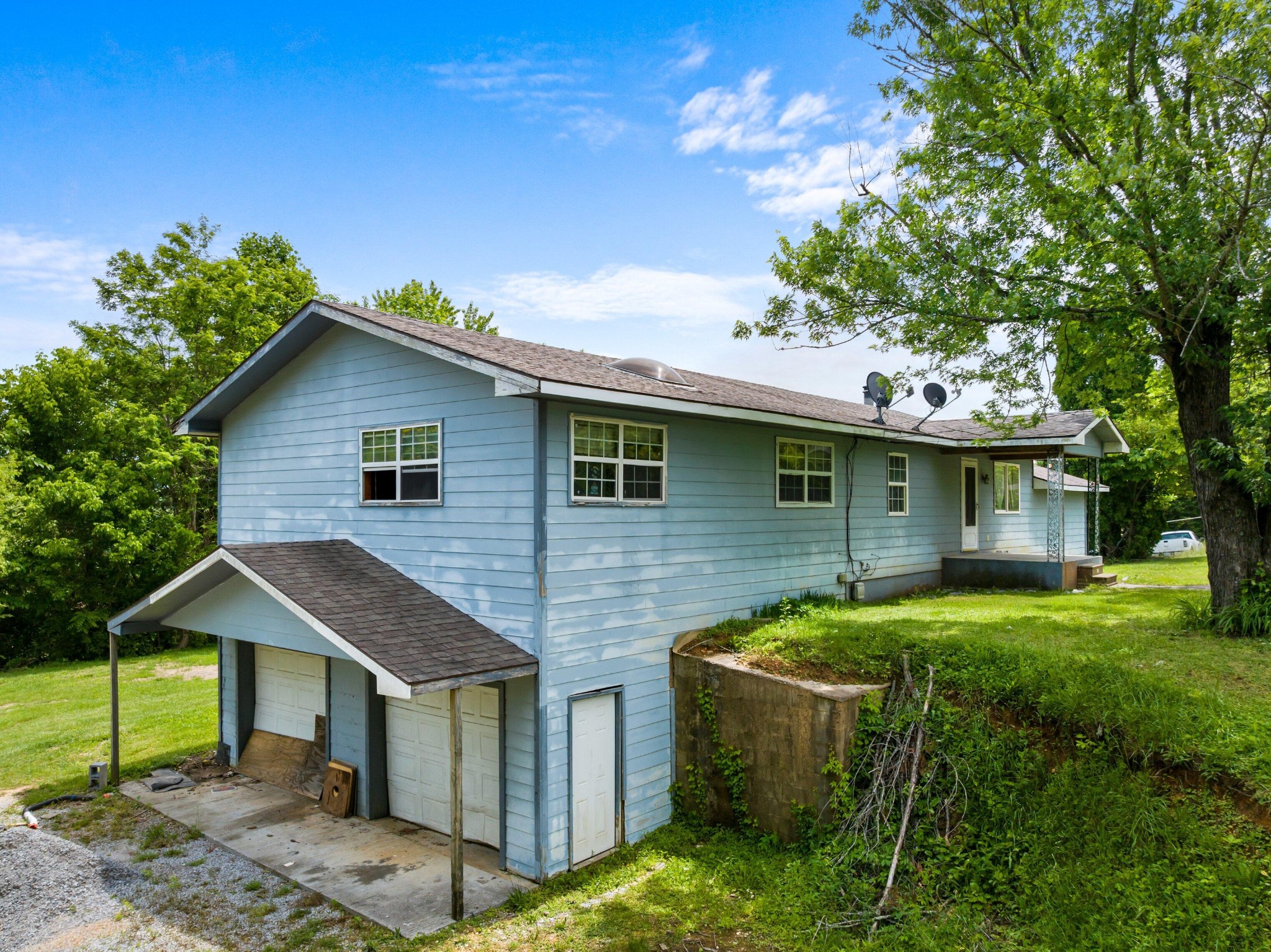 210 Welch Rd Property Photo 4