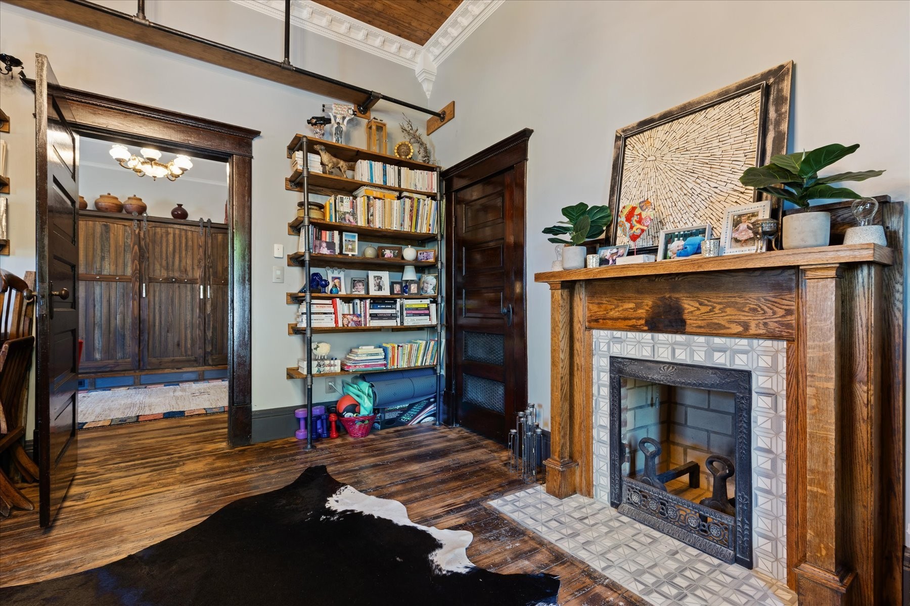 207 Main St, E Property Photo 14