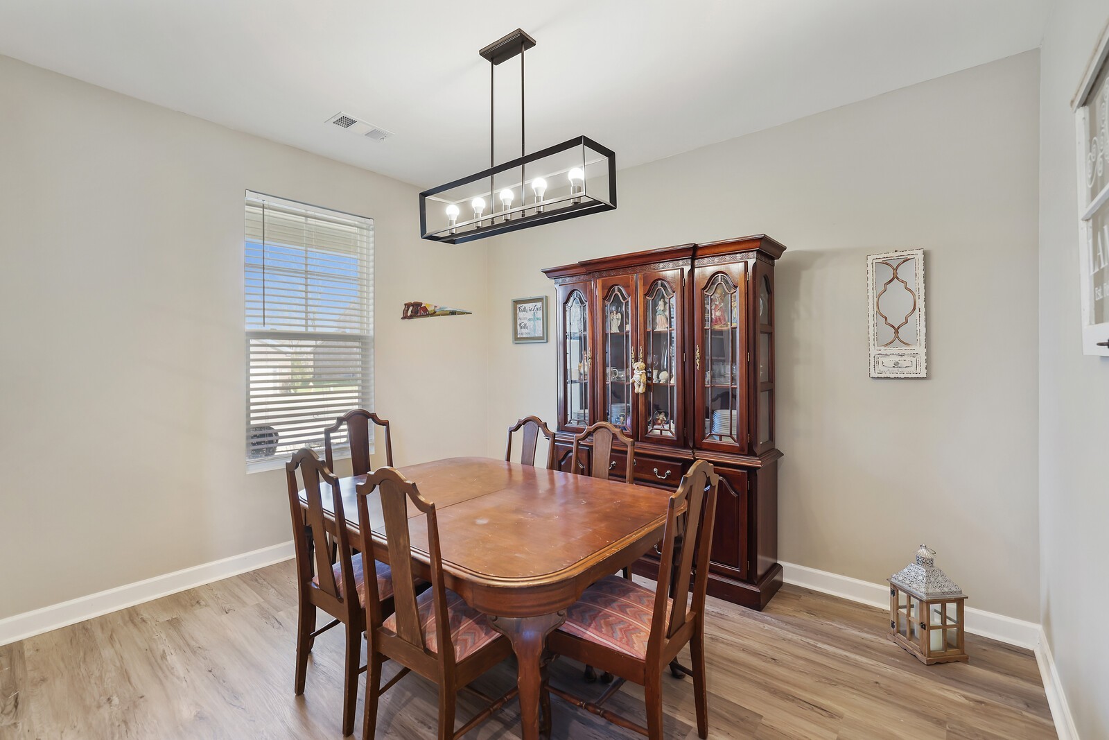 7118 Ivory Way Property Photo 7