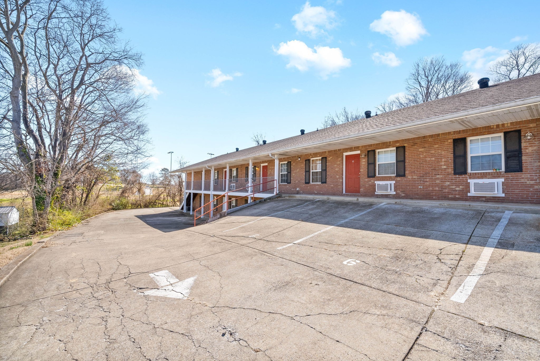 765 Robb Ave Property Photo 4