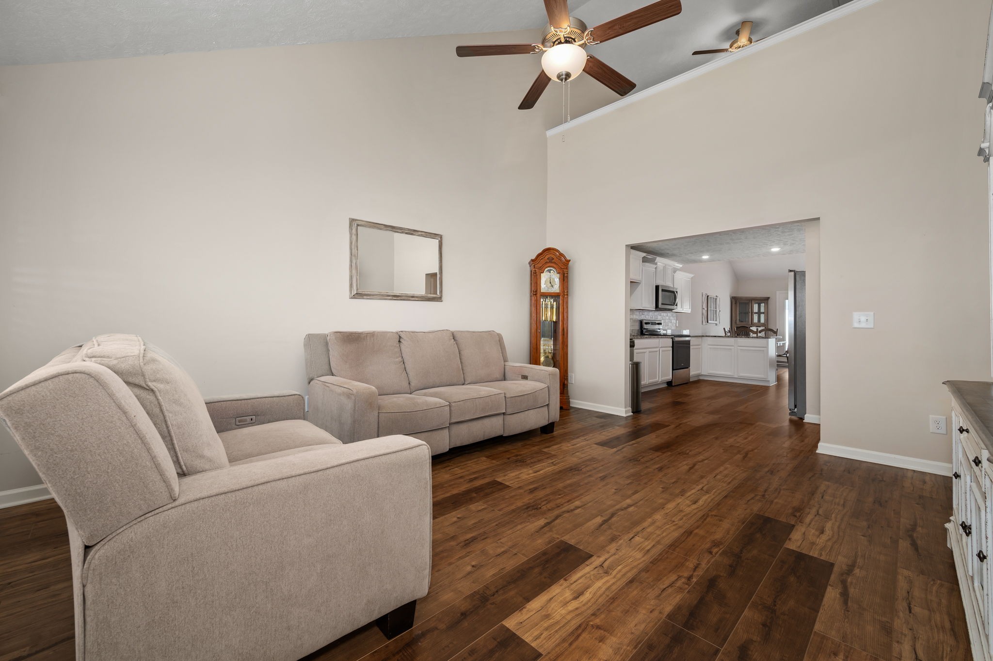 4713 Pompano Ln Property Photo 3