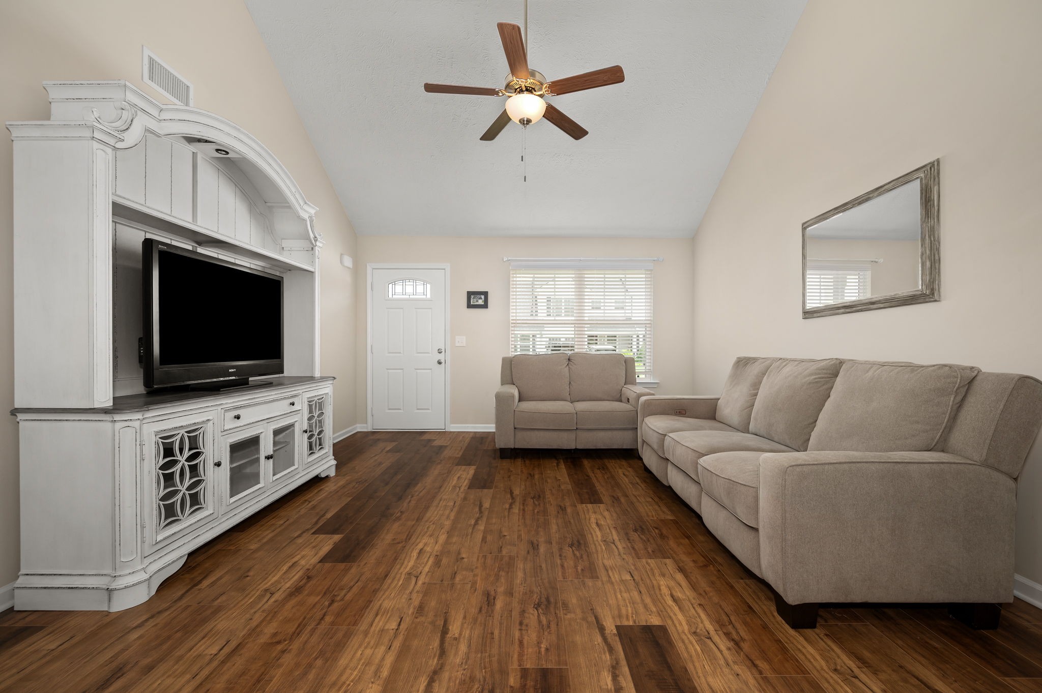 4713 Pompano Ln Property Photo 4