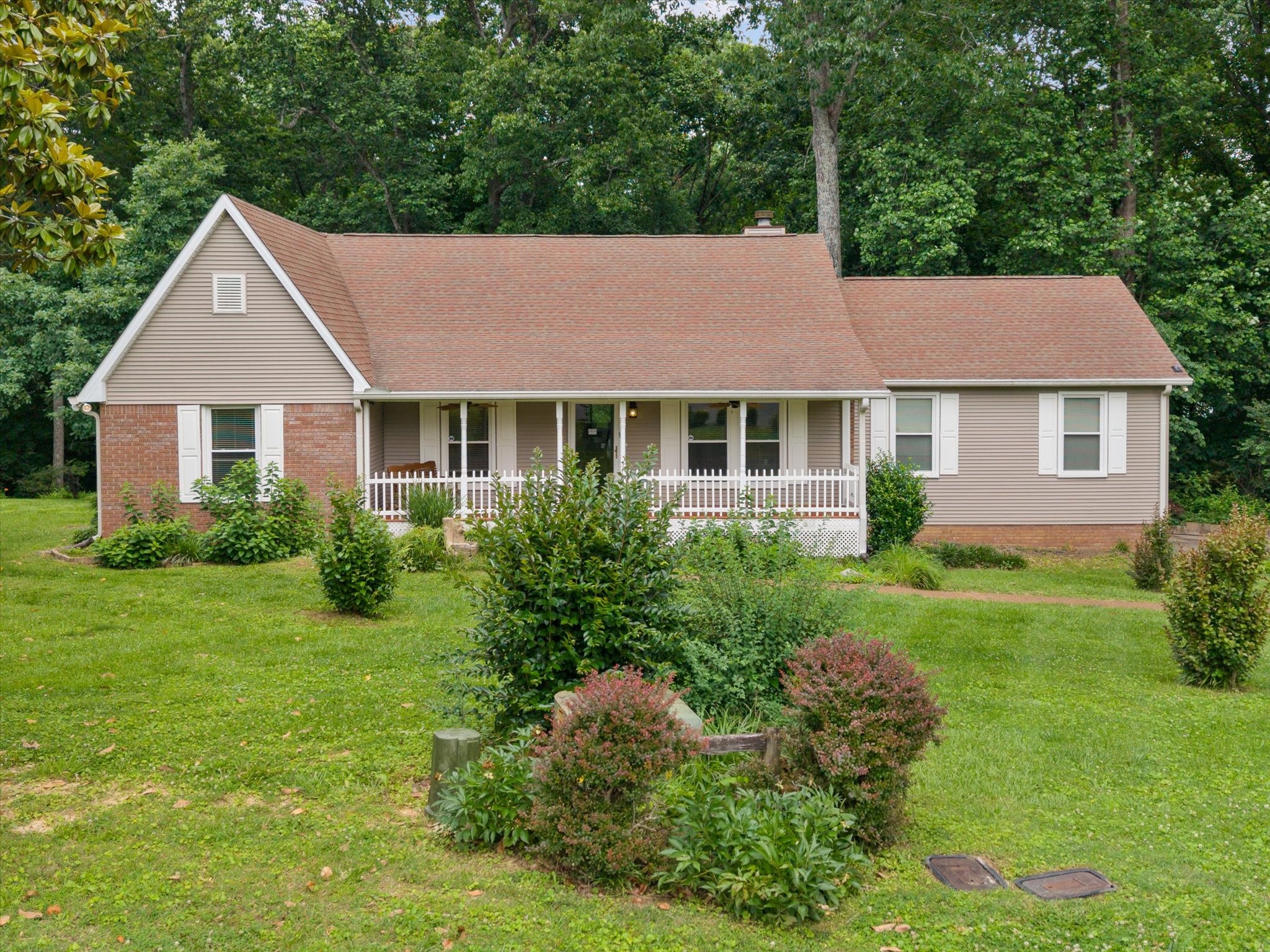 406 Hickory Ct Property Photo 1