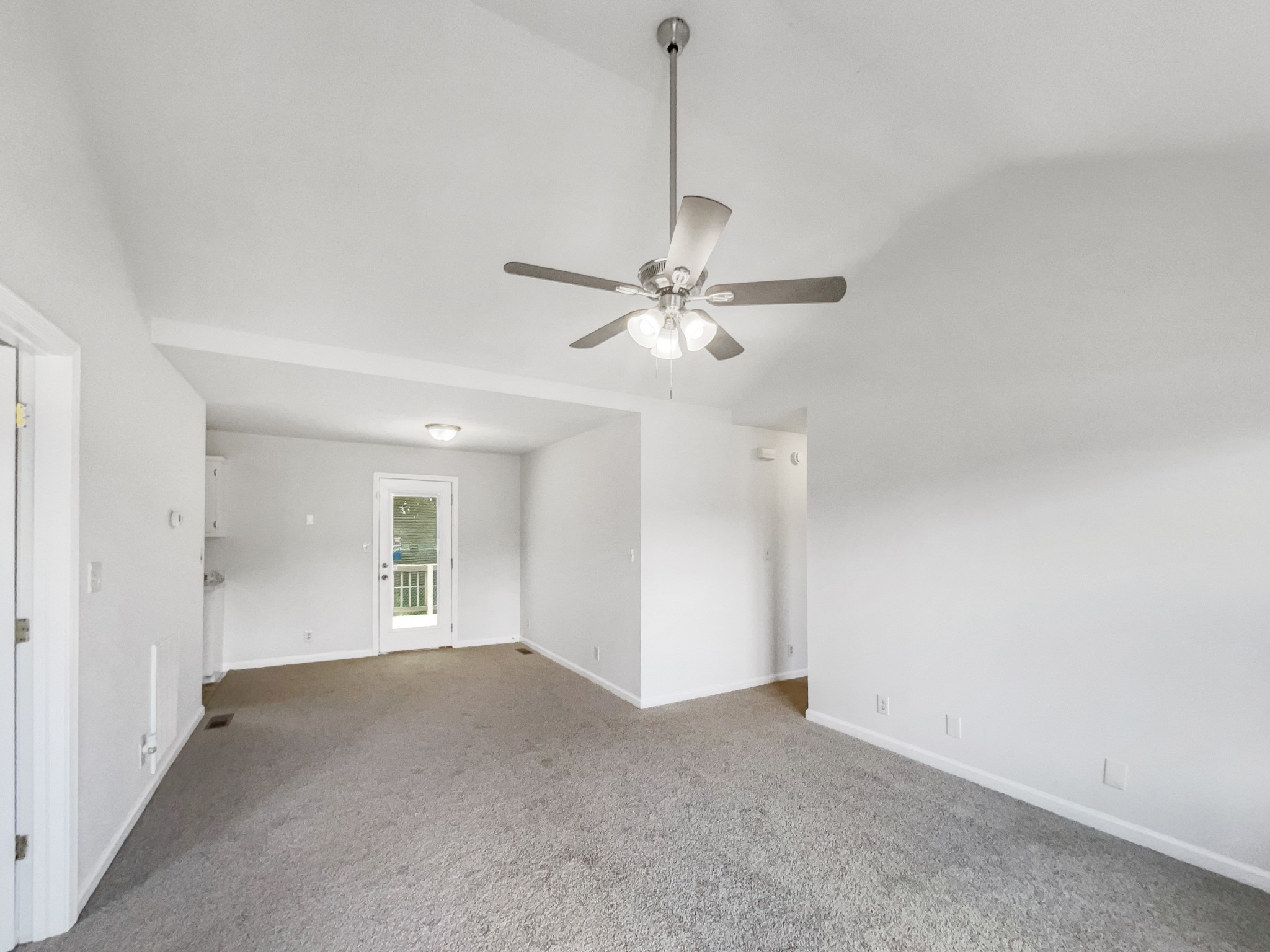 1274 Silver Star Dr Property Photo 3