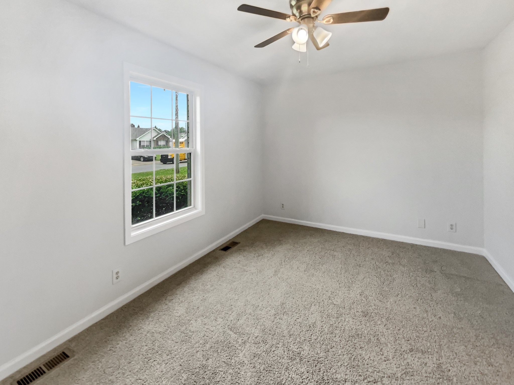 1274 Silver Star Dr Property Photo 5