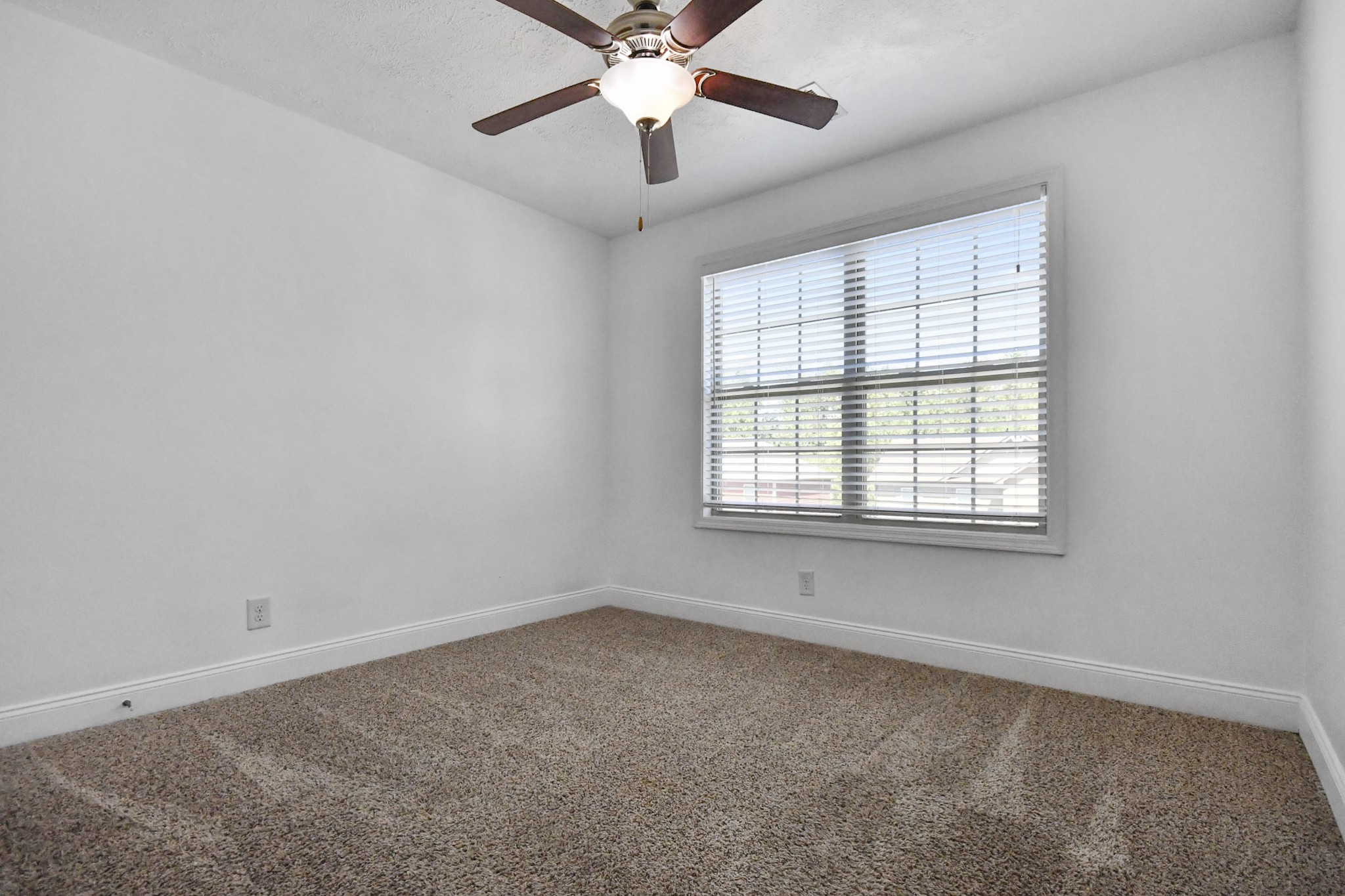 430 Leslie Wood Dr Property Photo 16