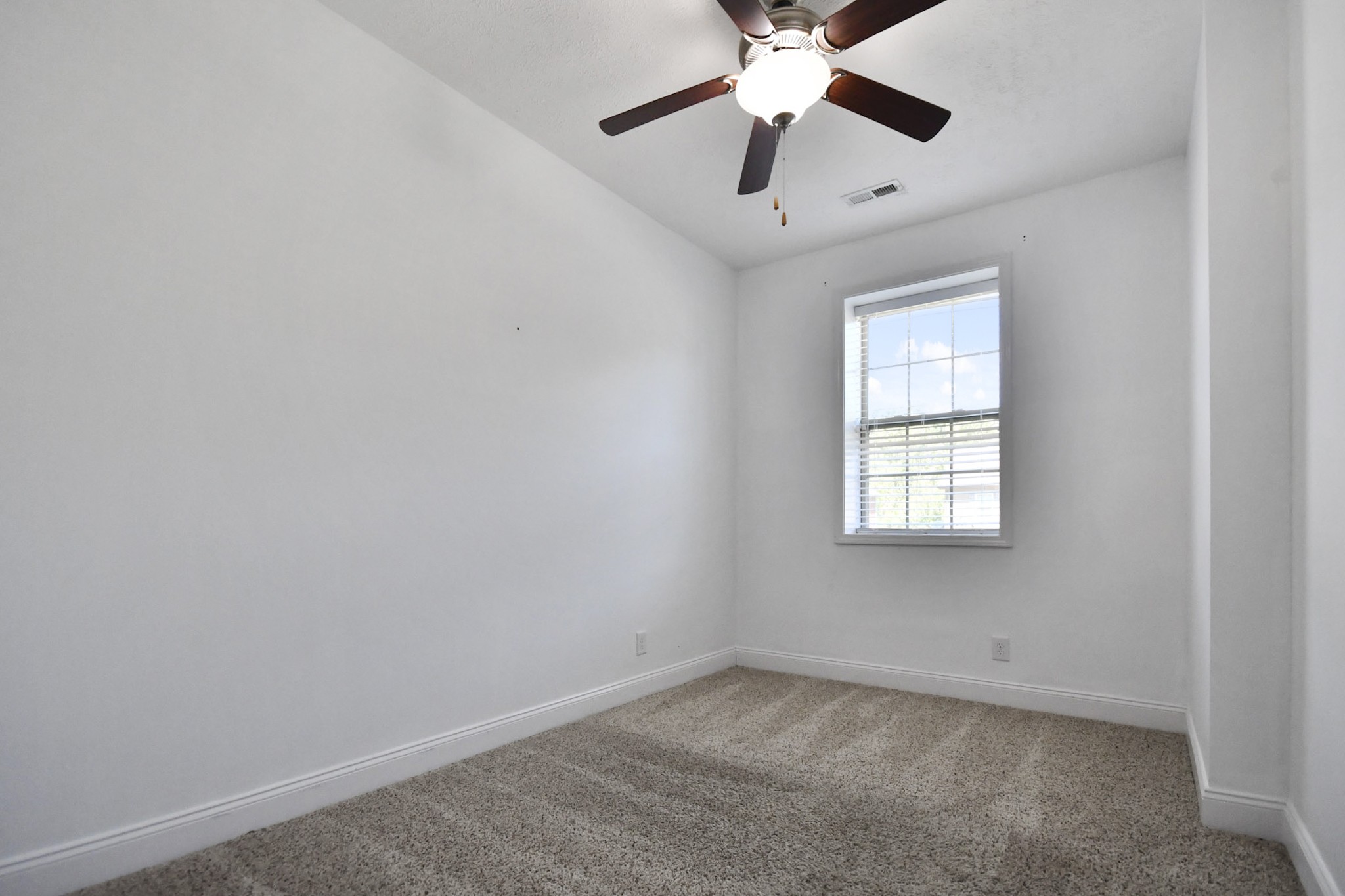 430 Leslie Wood Dr Property Photo 20