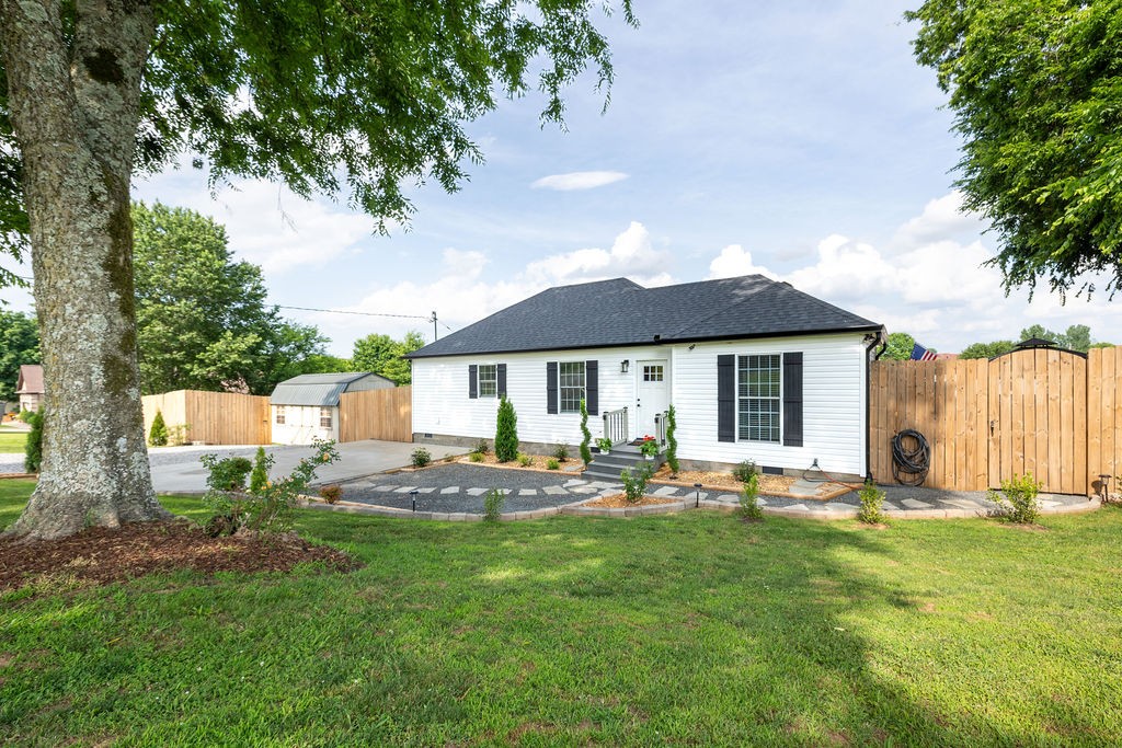 1534 Richmond Rd Property Photo 1