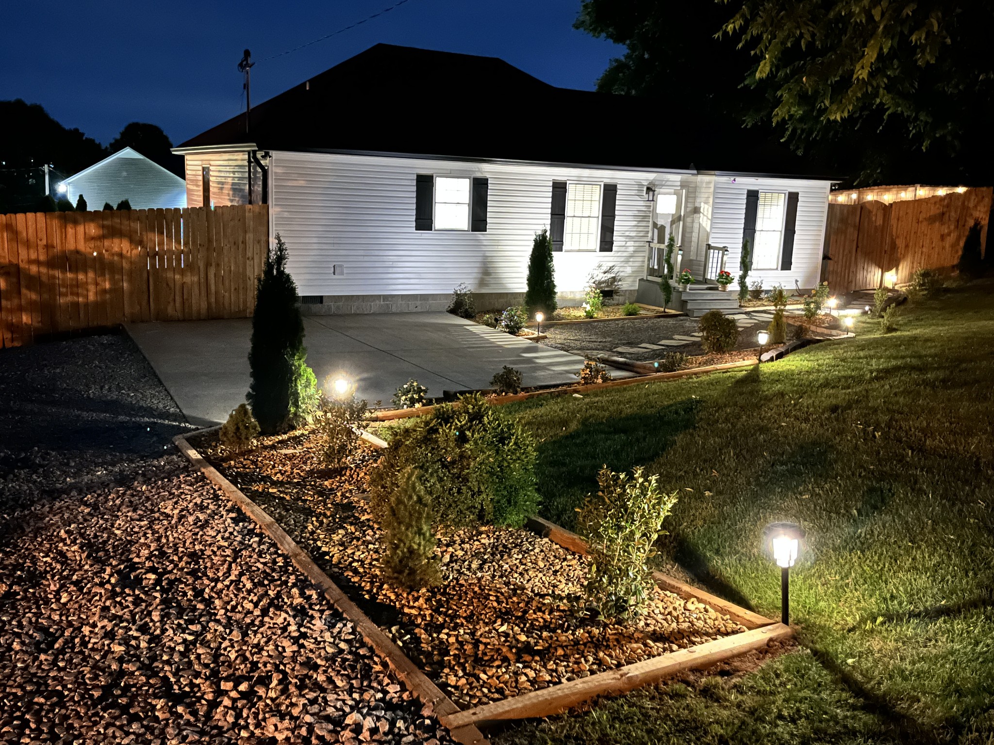 1534 Richmond Rd Property Photo 5