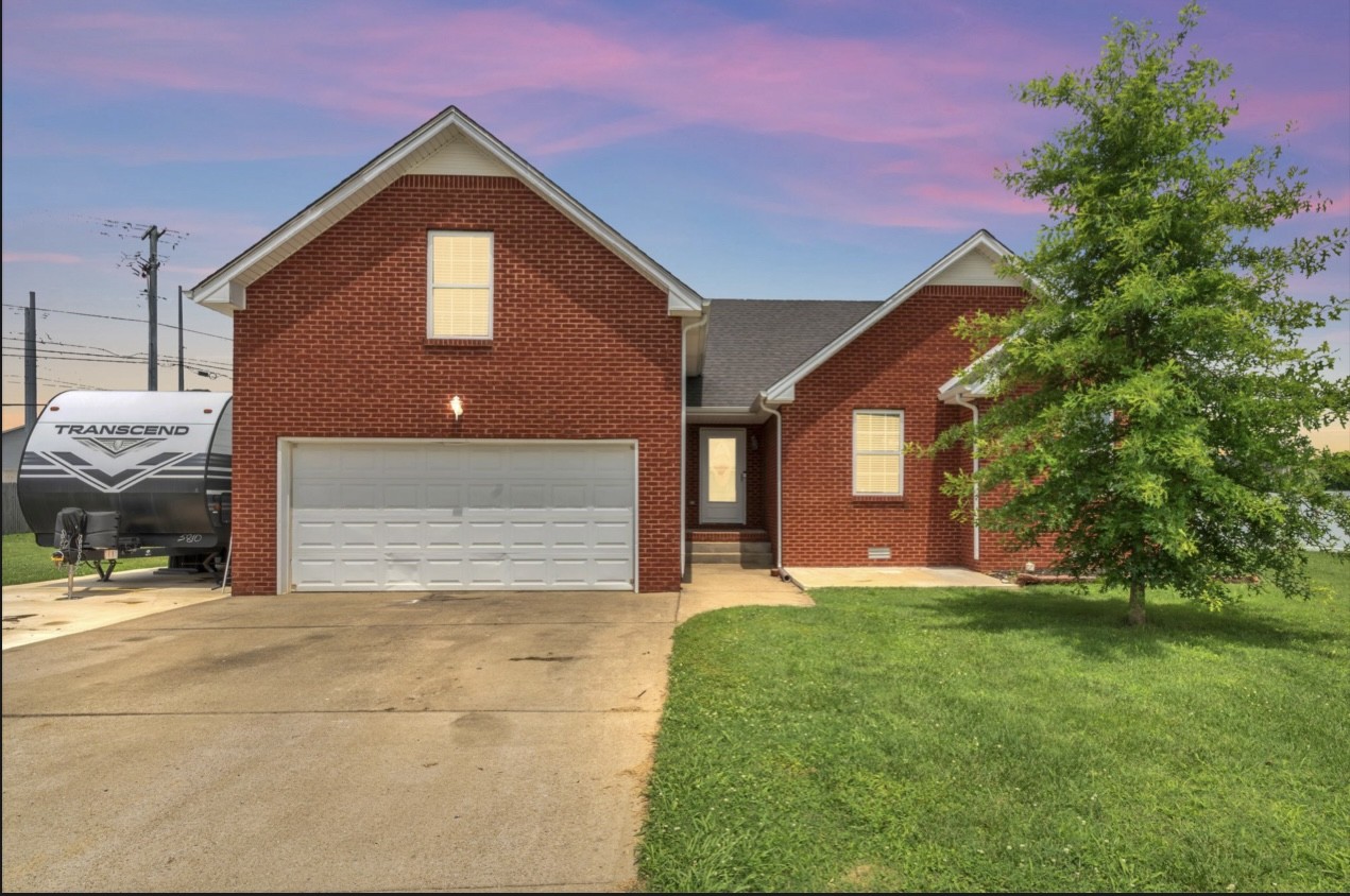 1053 Chardea Dr Property Photo 1