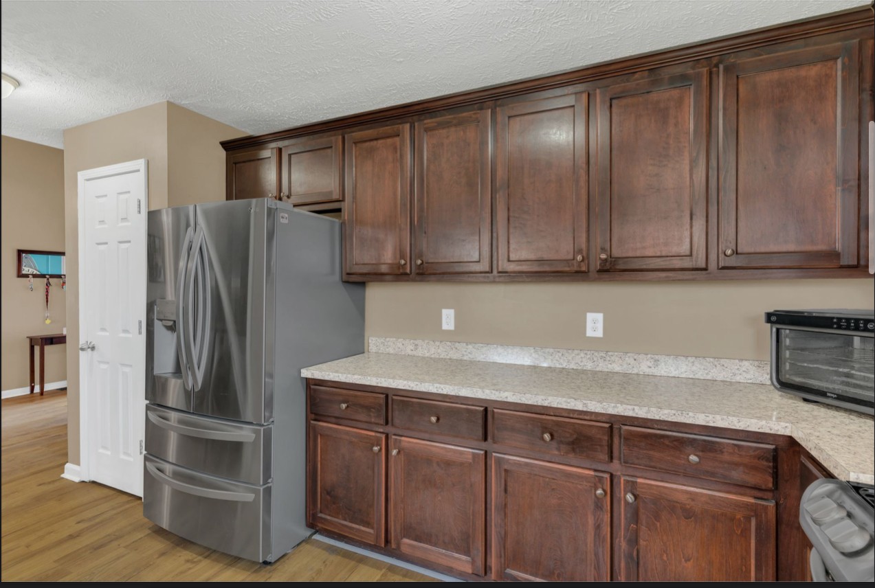 1053 Chardea Dr Property Photo 11